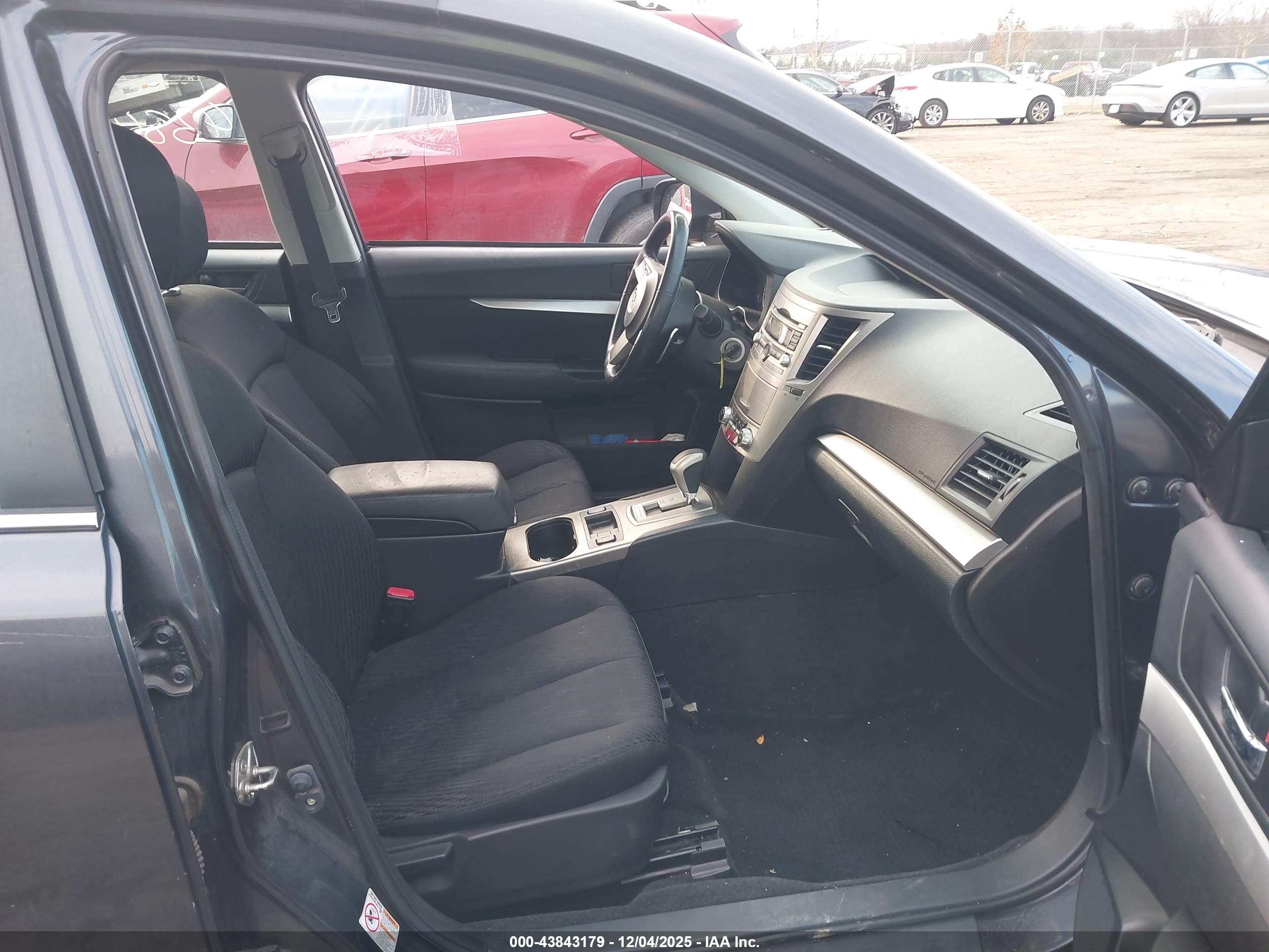 SUBARU LEGACY image 5