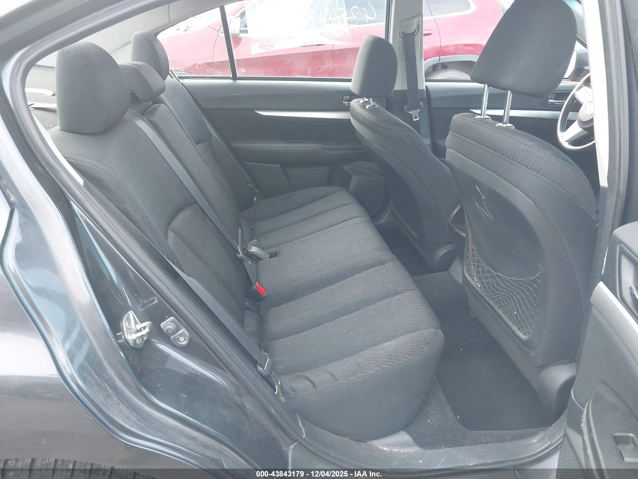 SUBARU LEGACY image 8