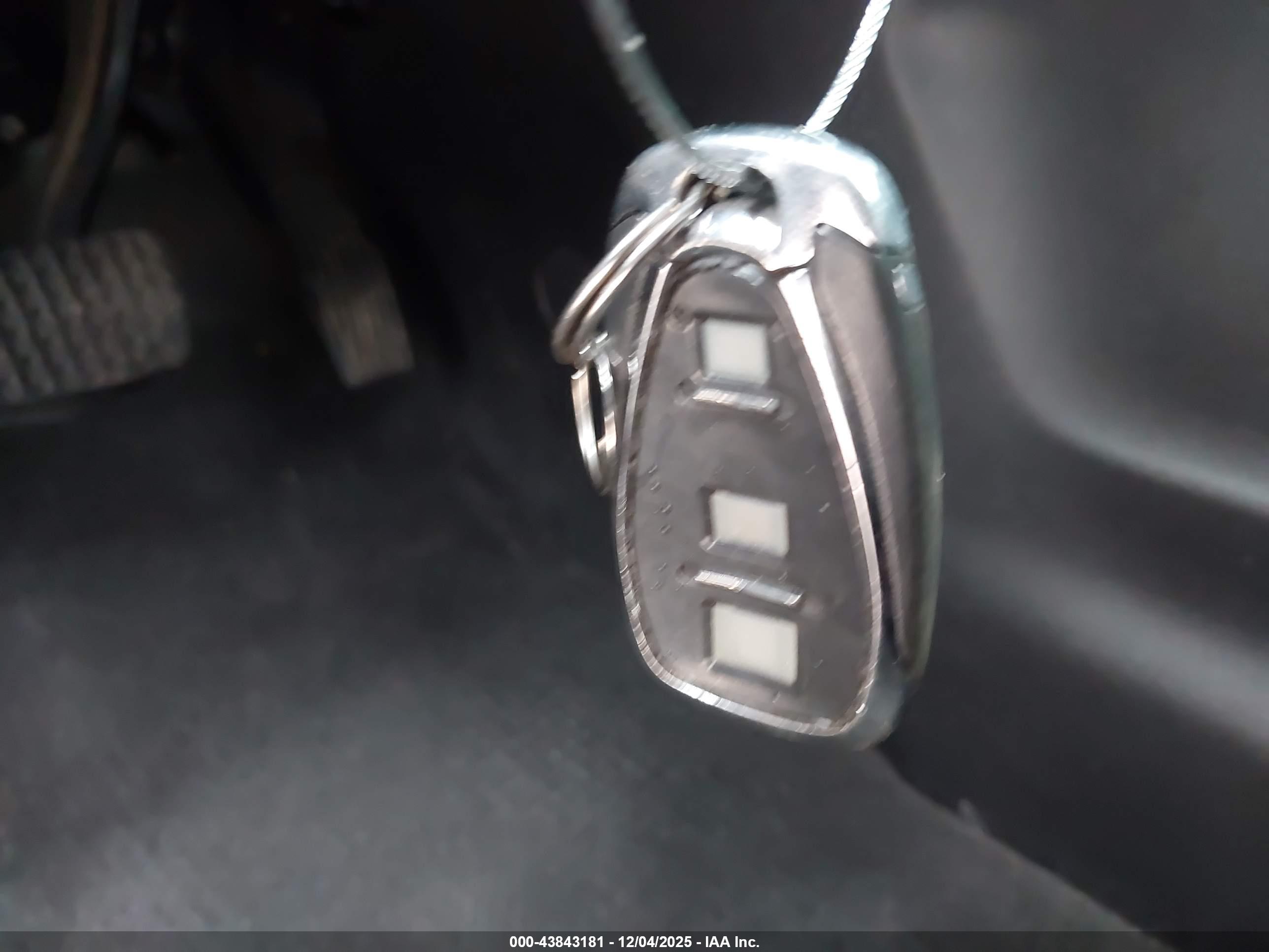CHEVROLET EQUINOX image 11