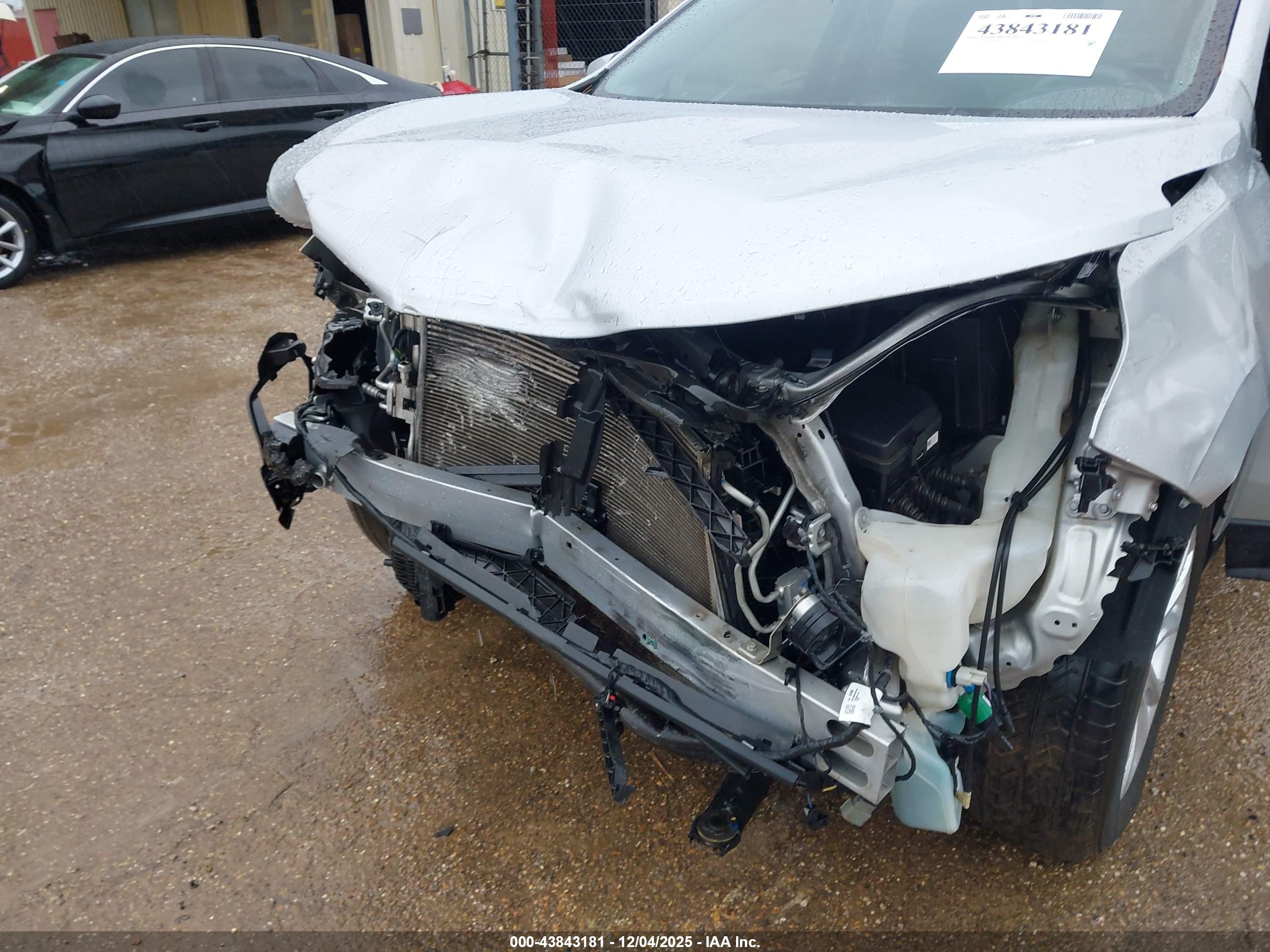 CHEVROLET EQUINOX image 6