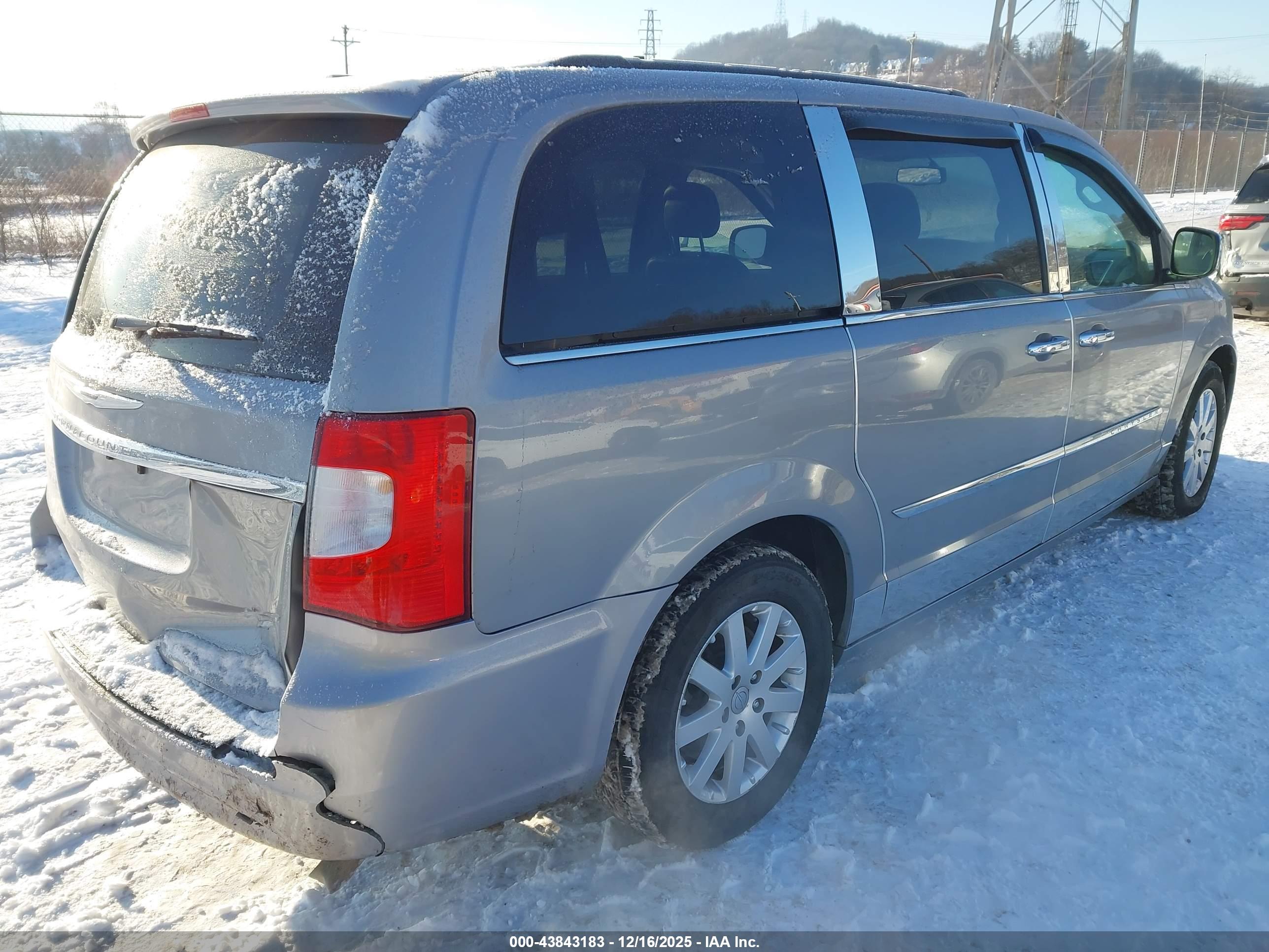 CHRYSLER TOWN image 4