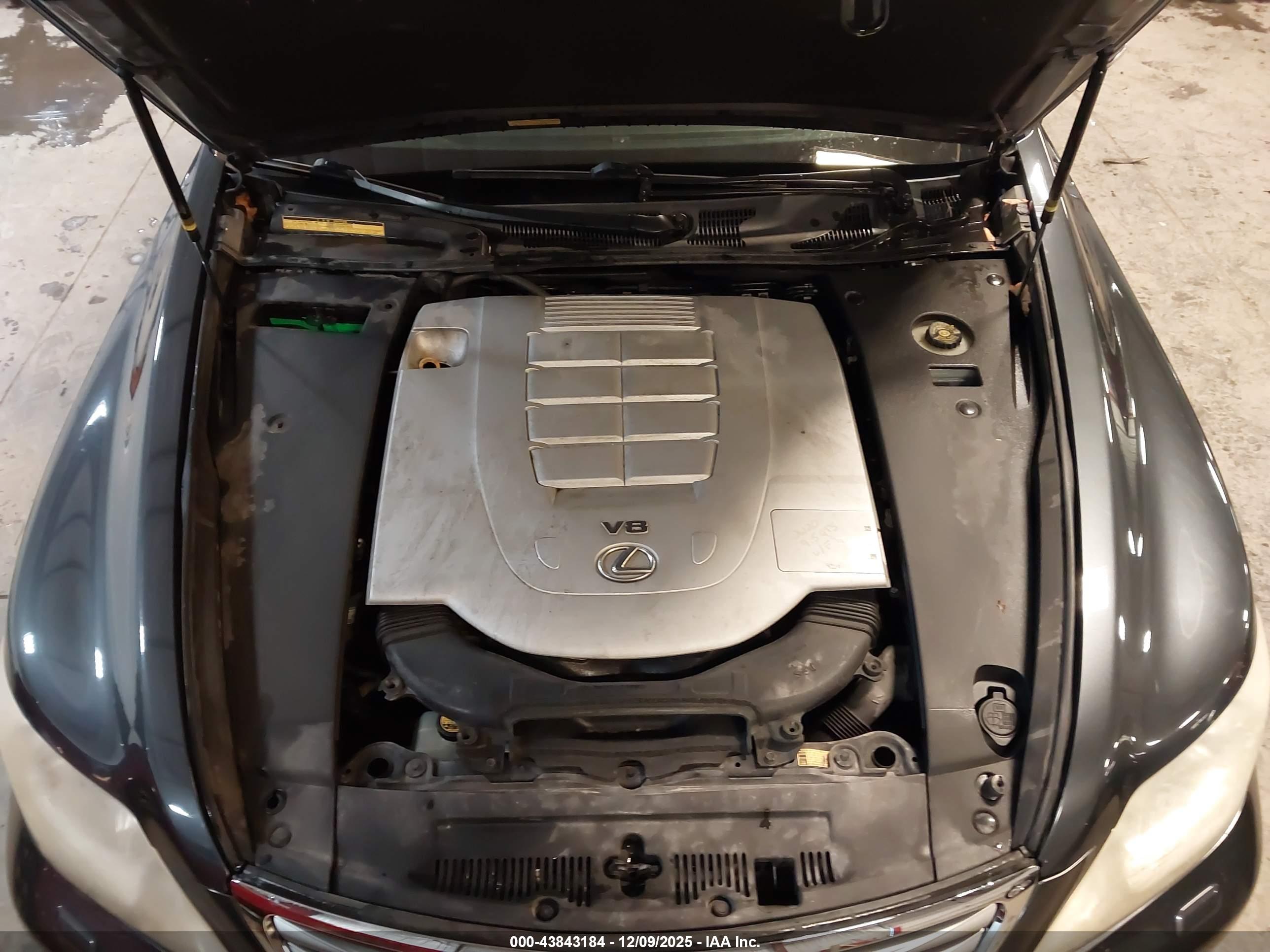 LEXUS LS image 10