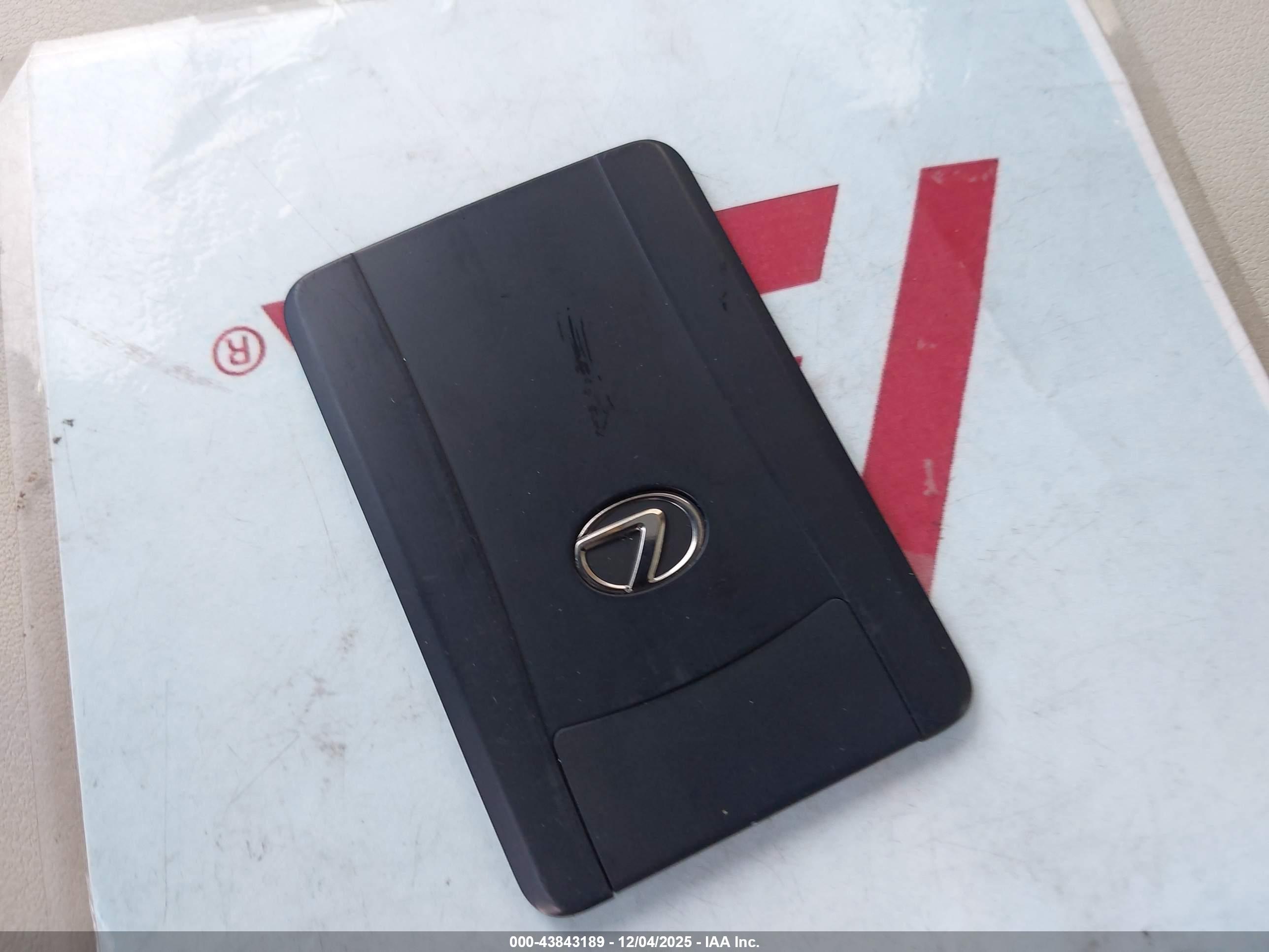 LEXUS RZ image 11
