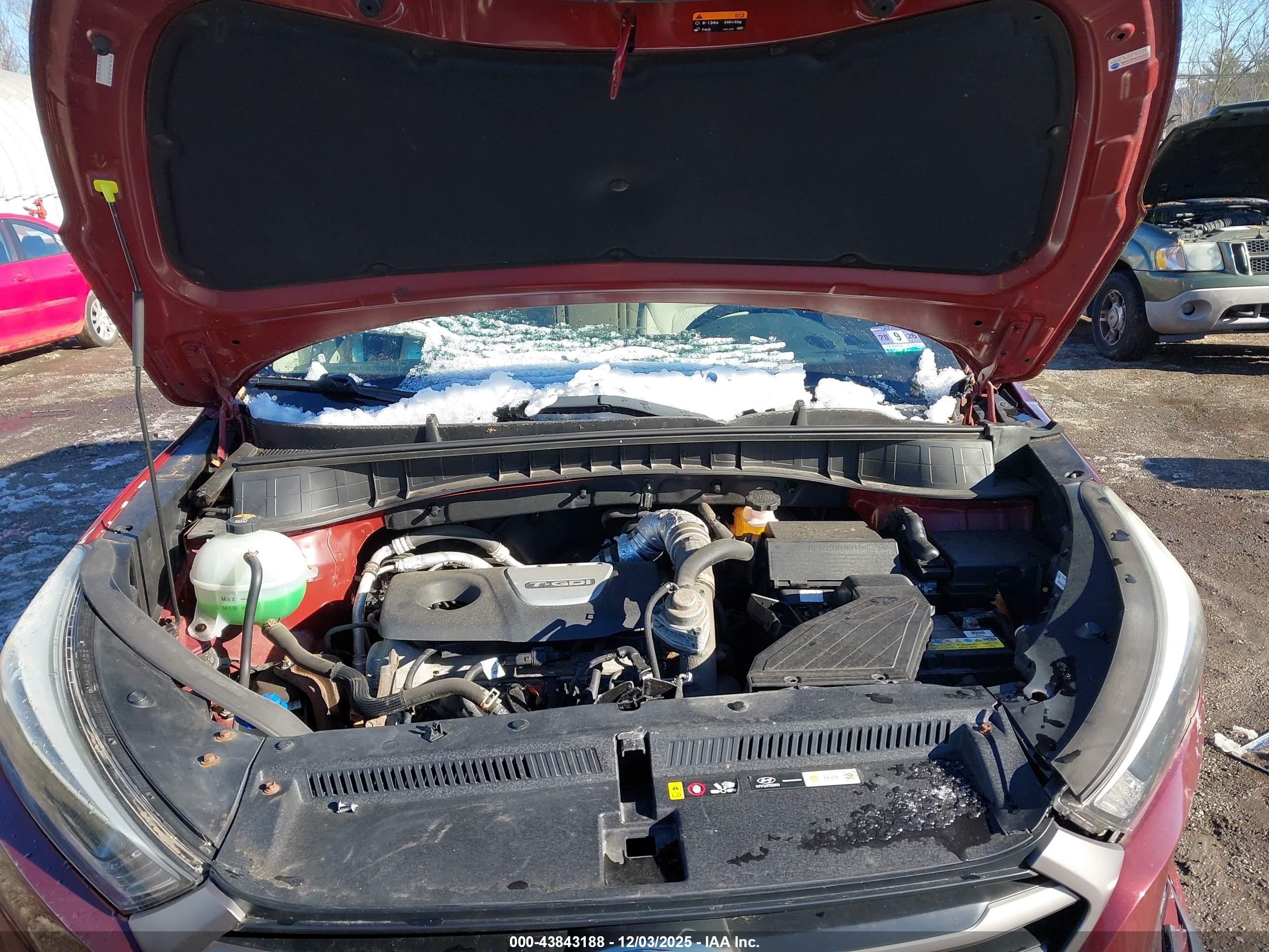 HYUNDAI TUCSON image 10