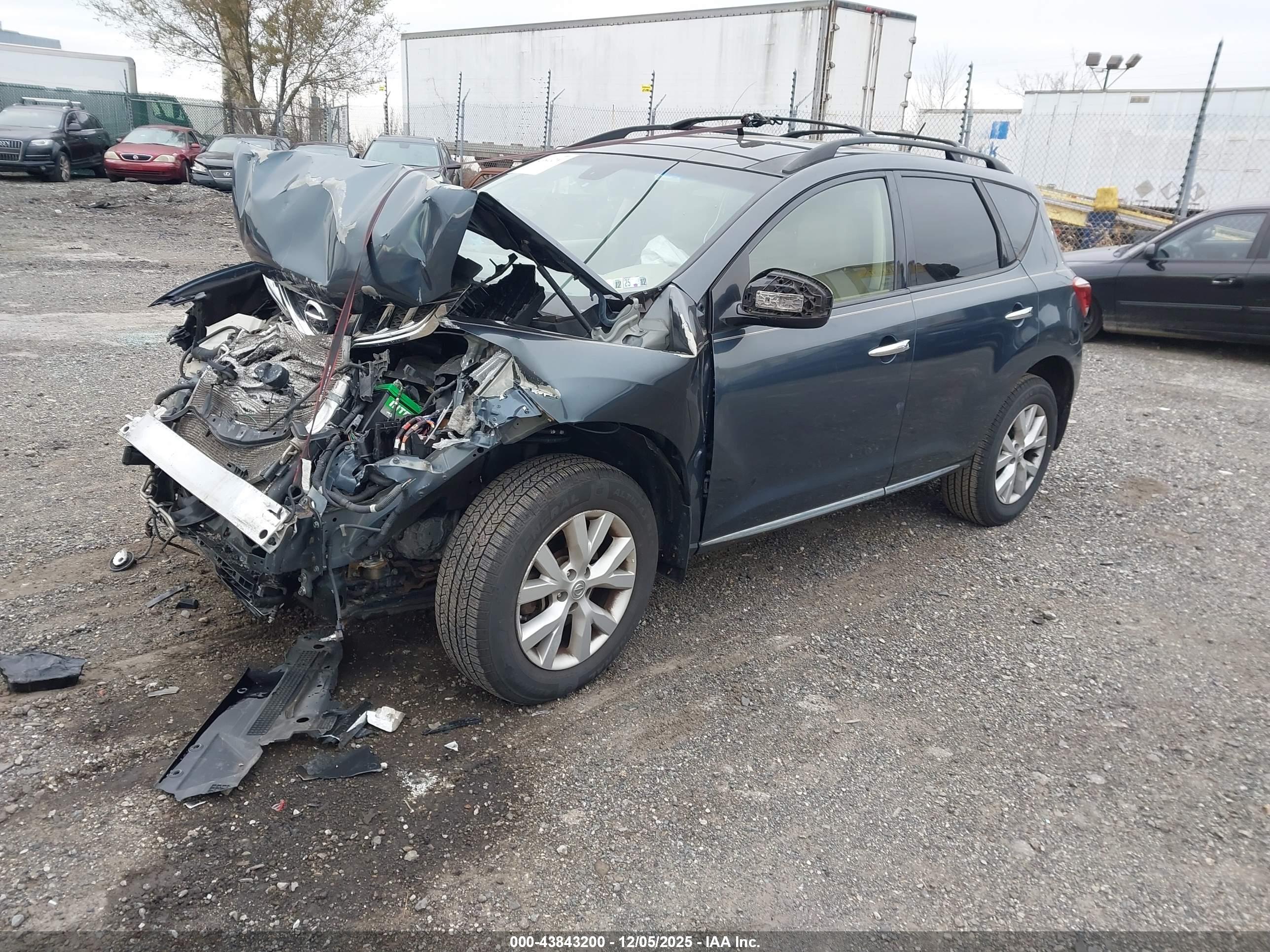 NISSAN MURANO image 2