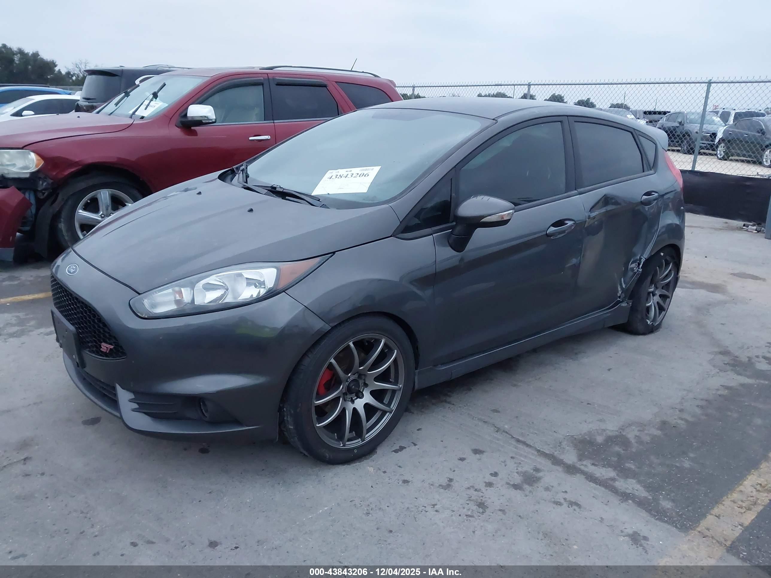 FORD FIESTA image 2