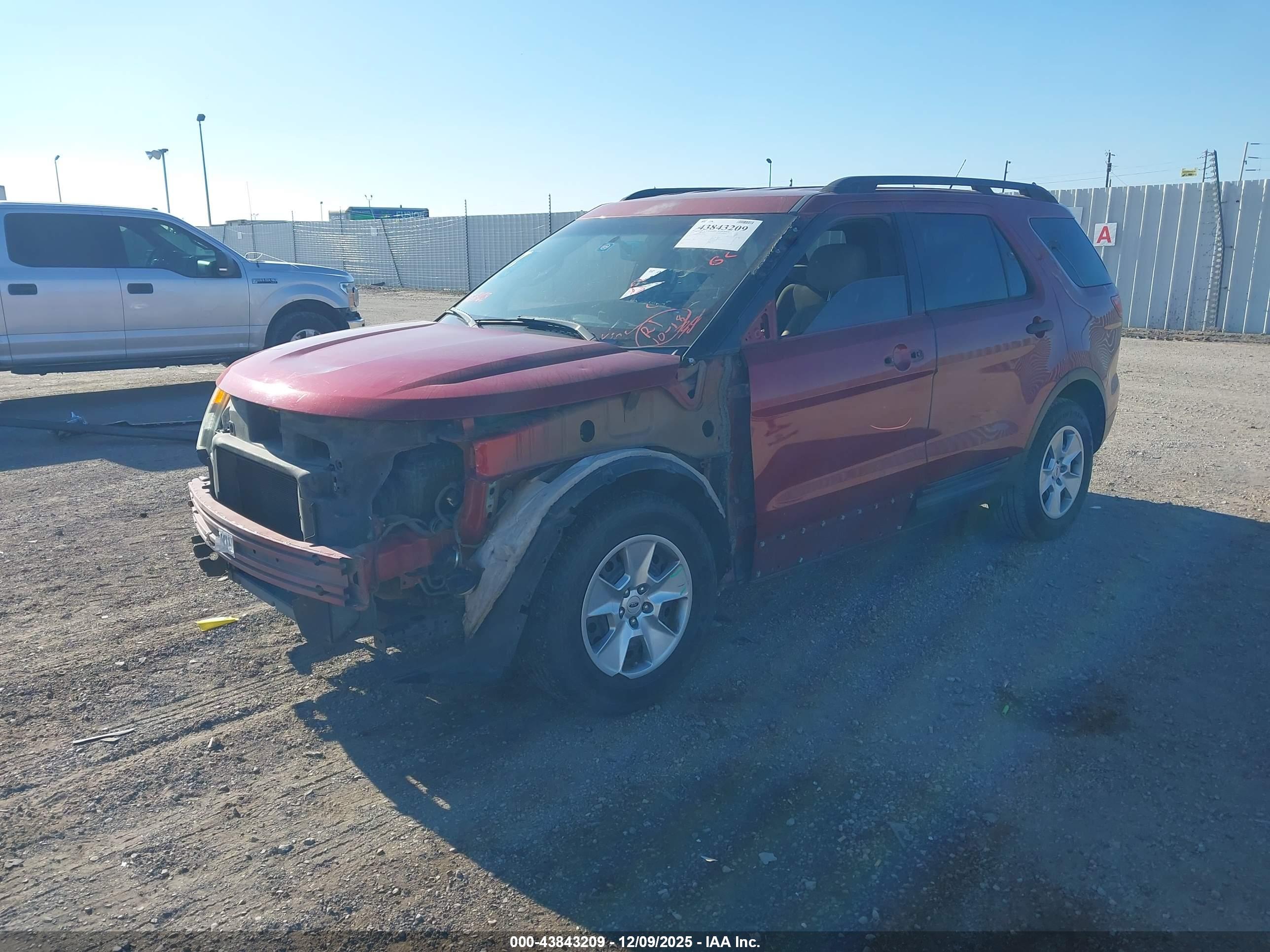 FORD EXPLORER image 2