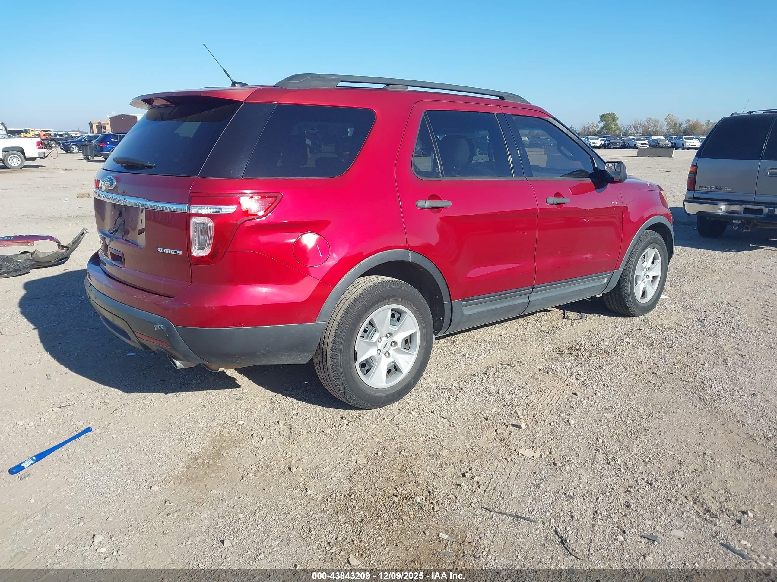 FORD EXPLORER image 4