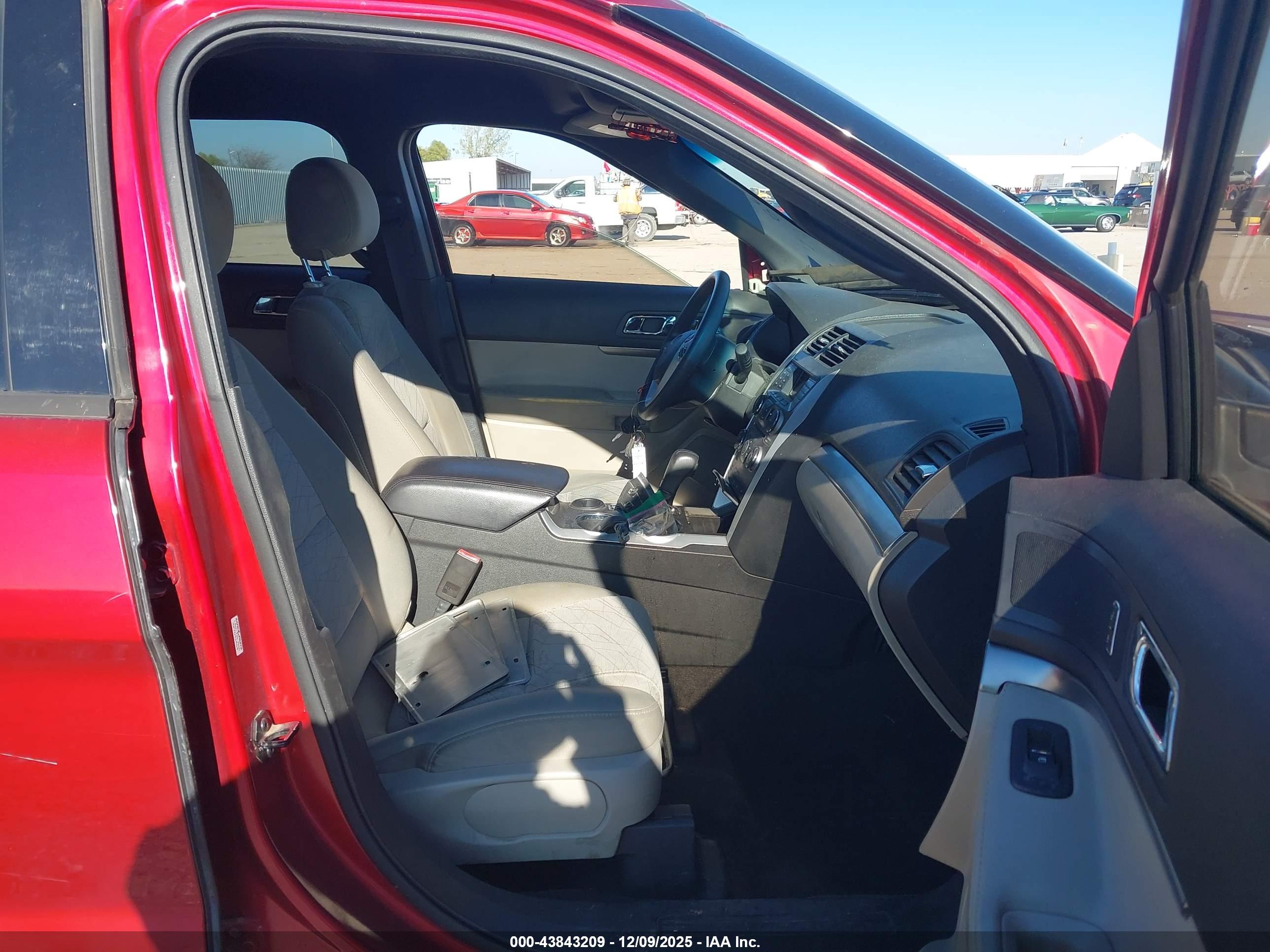 FORD EXPLORER image 5