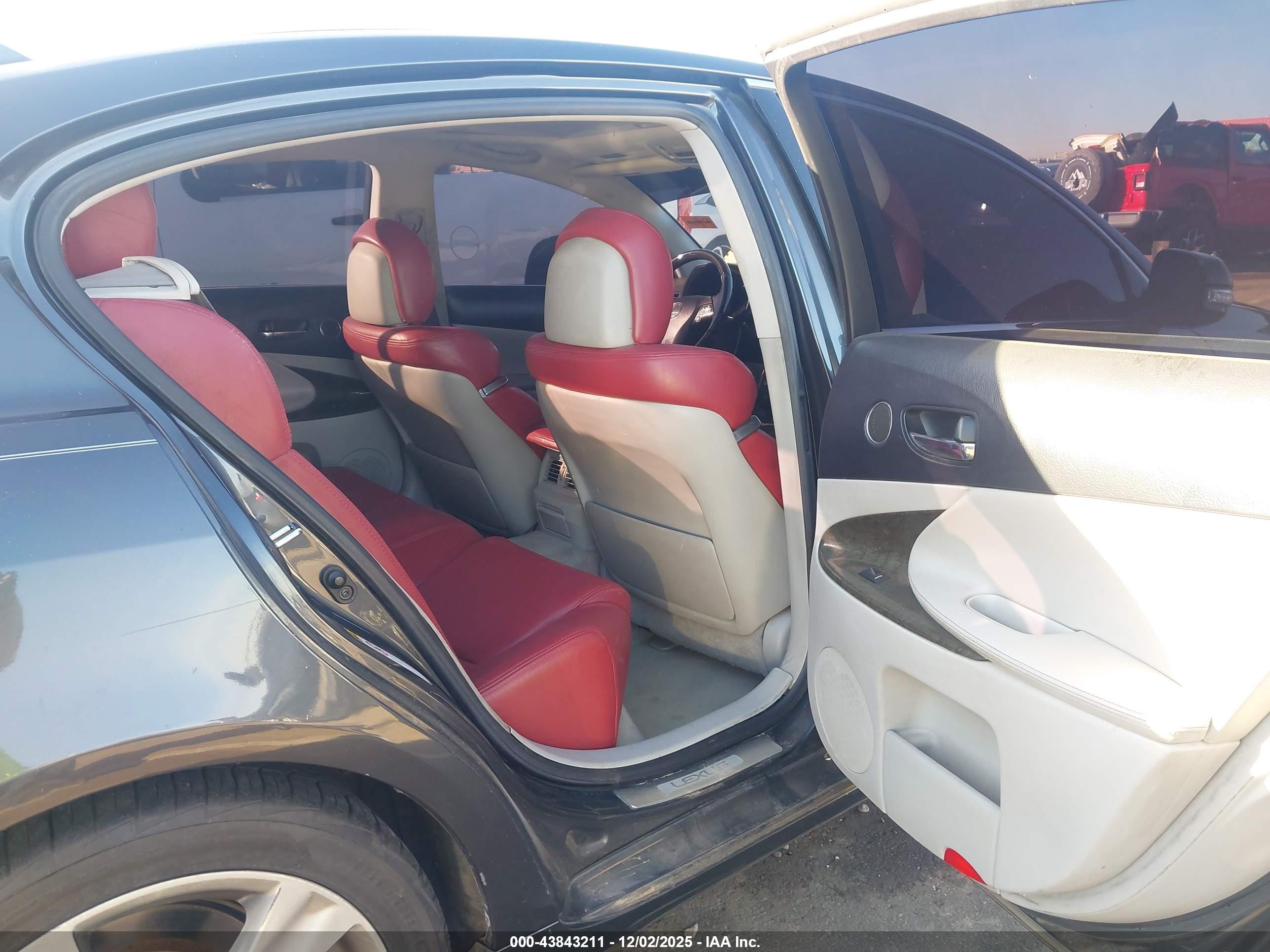 LEXUS GS image 8