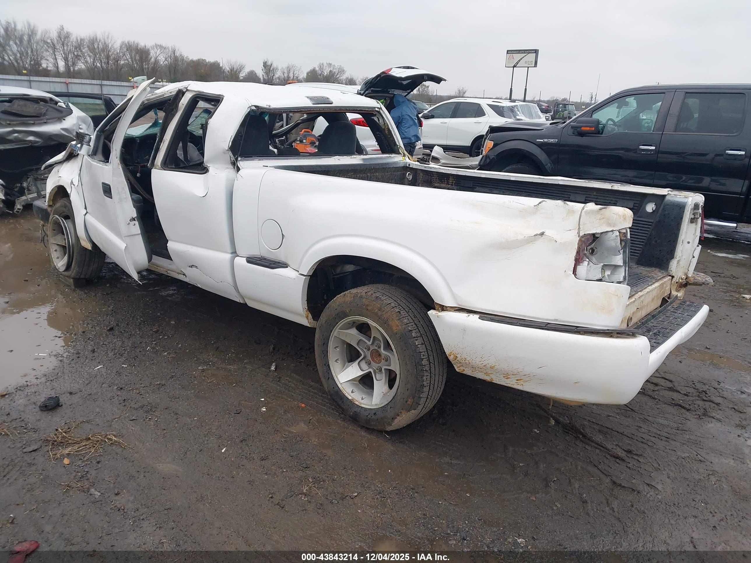 CHEVROLET S-10 image 3