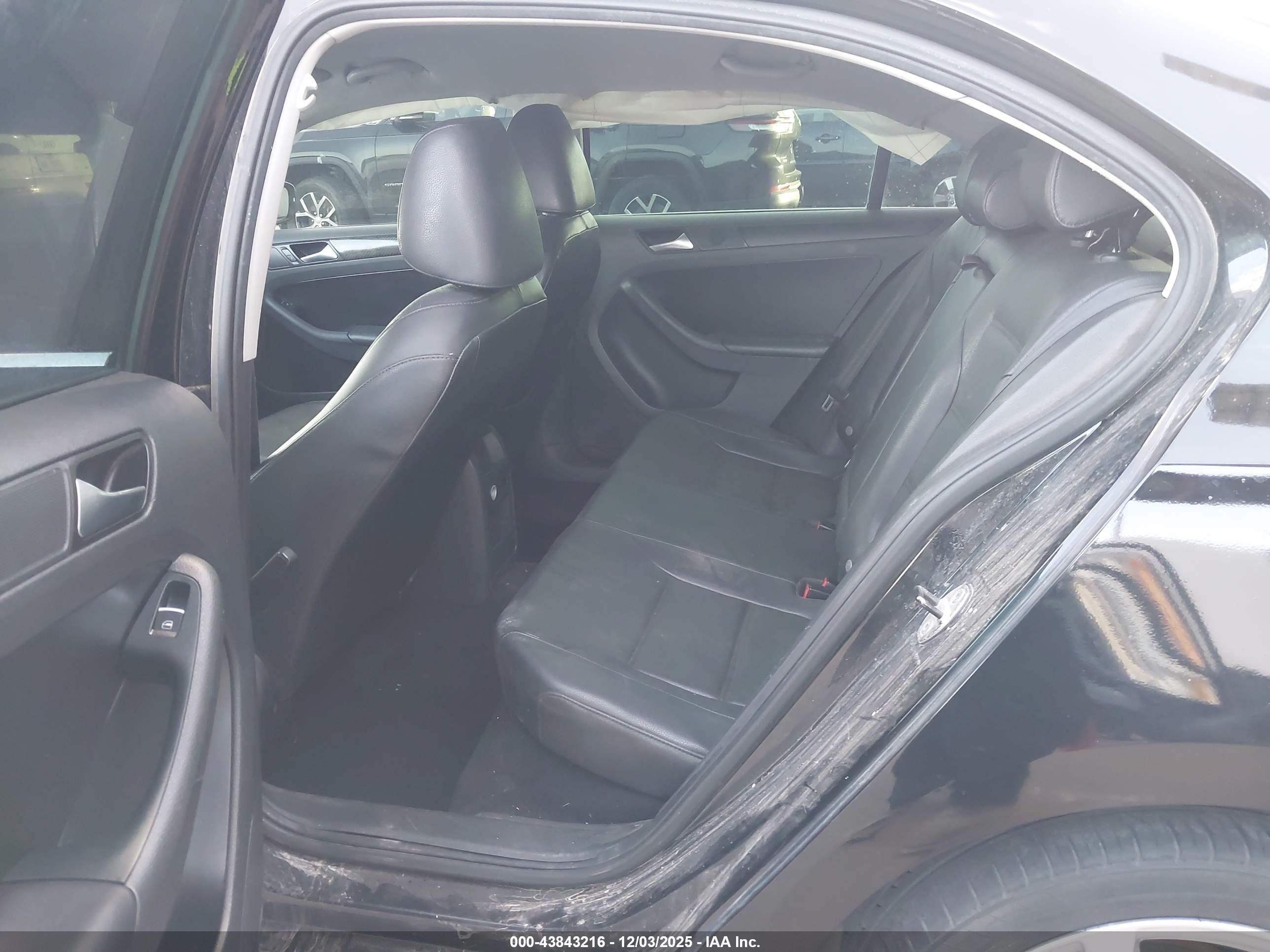 VOLKSWAGEN JETTA image 8
