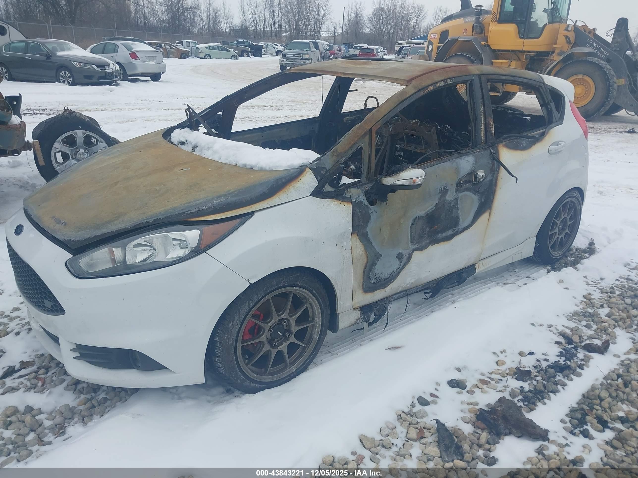 FORD FIESTA image 2