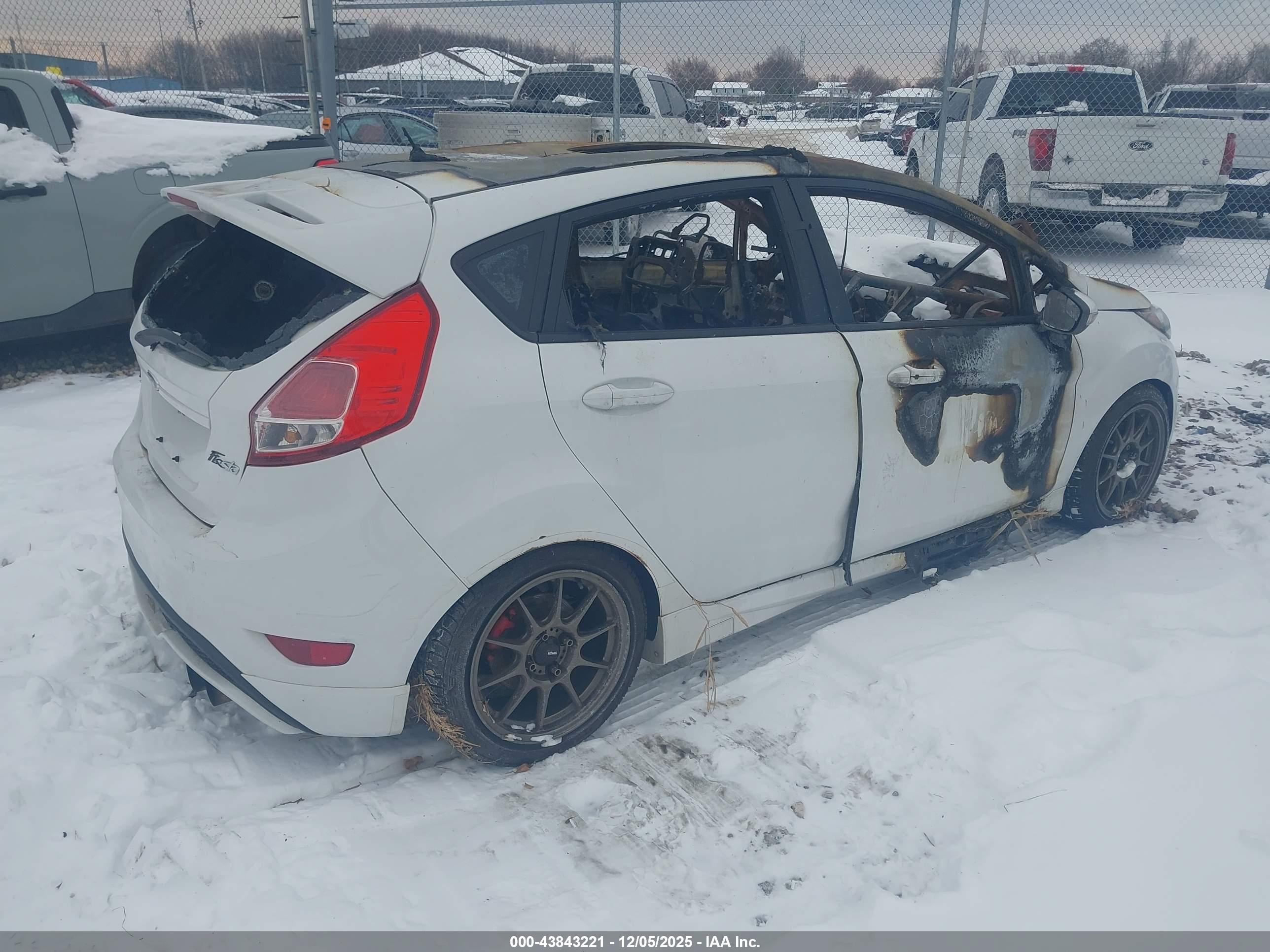FORD FIESTA image 4