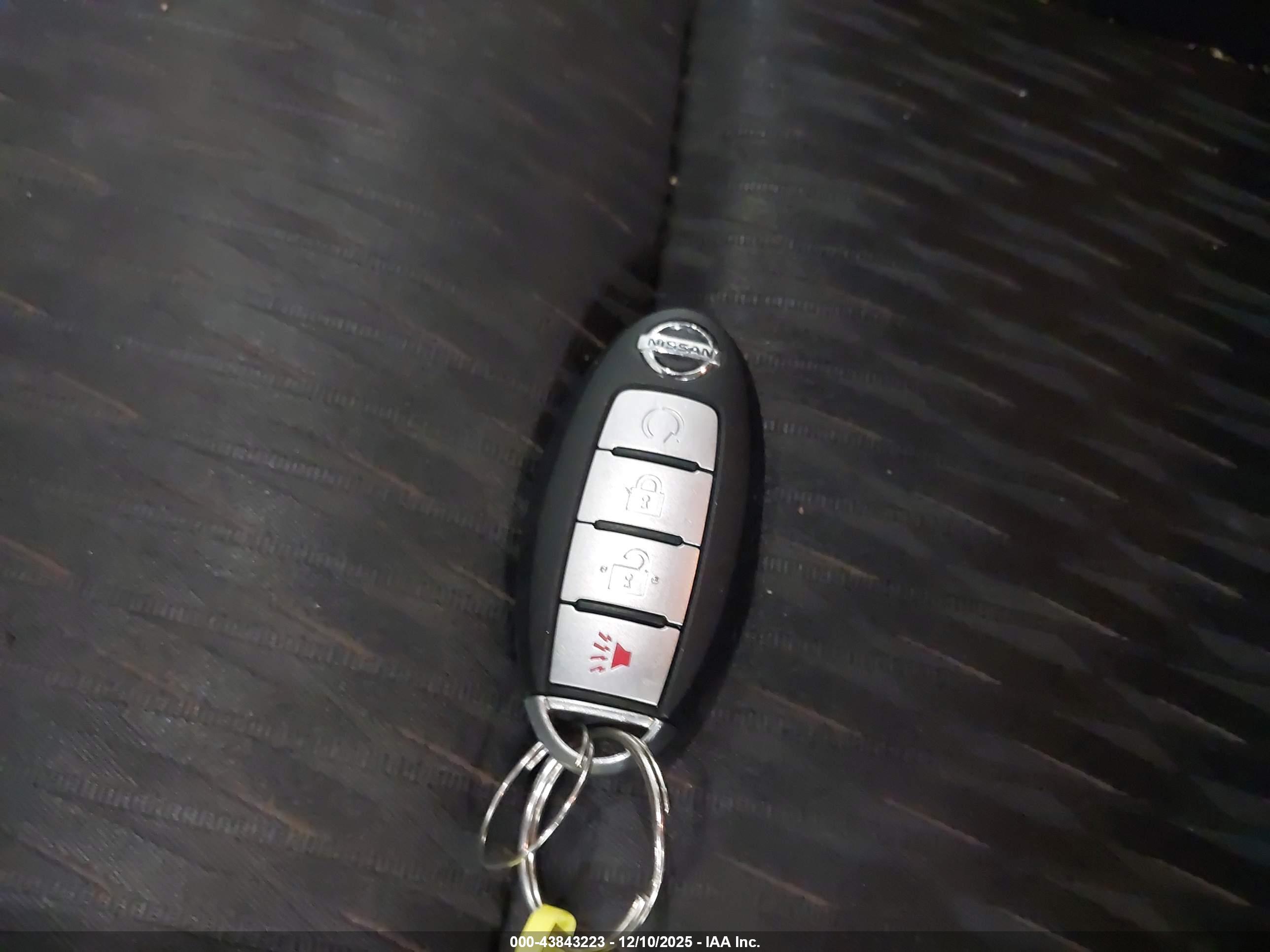 NISSAN ROGUE image 11