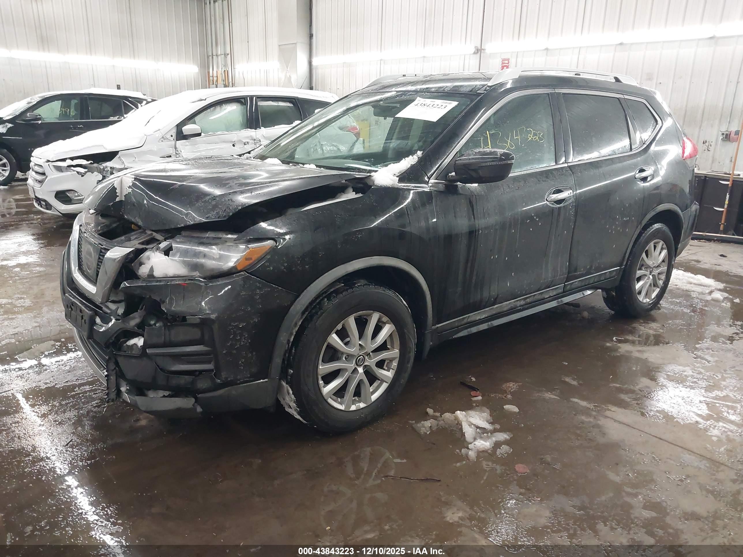 NISSAN ROGUE image 2