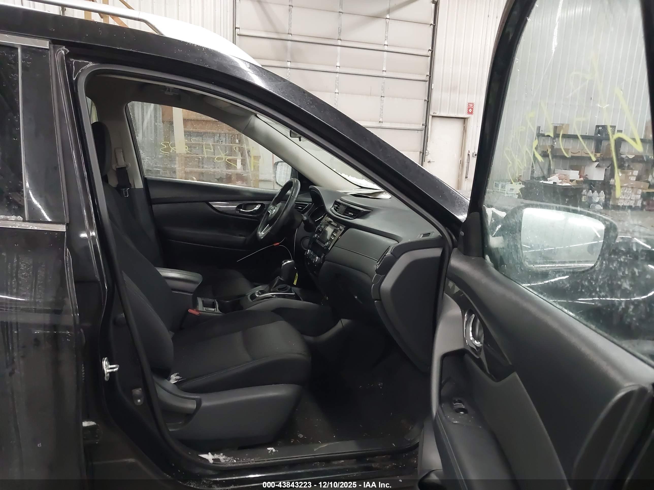 NISSAN ROGUE image 5