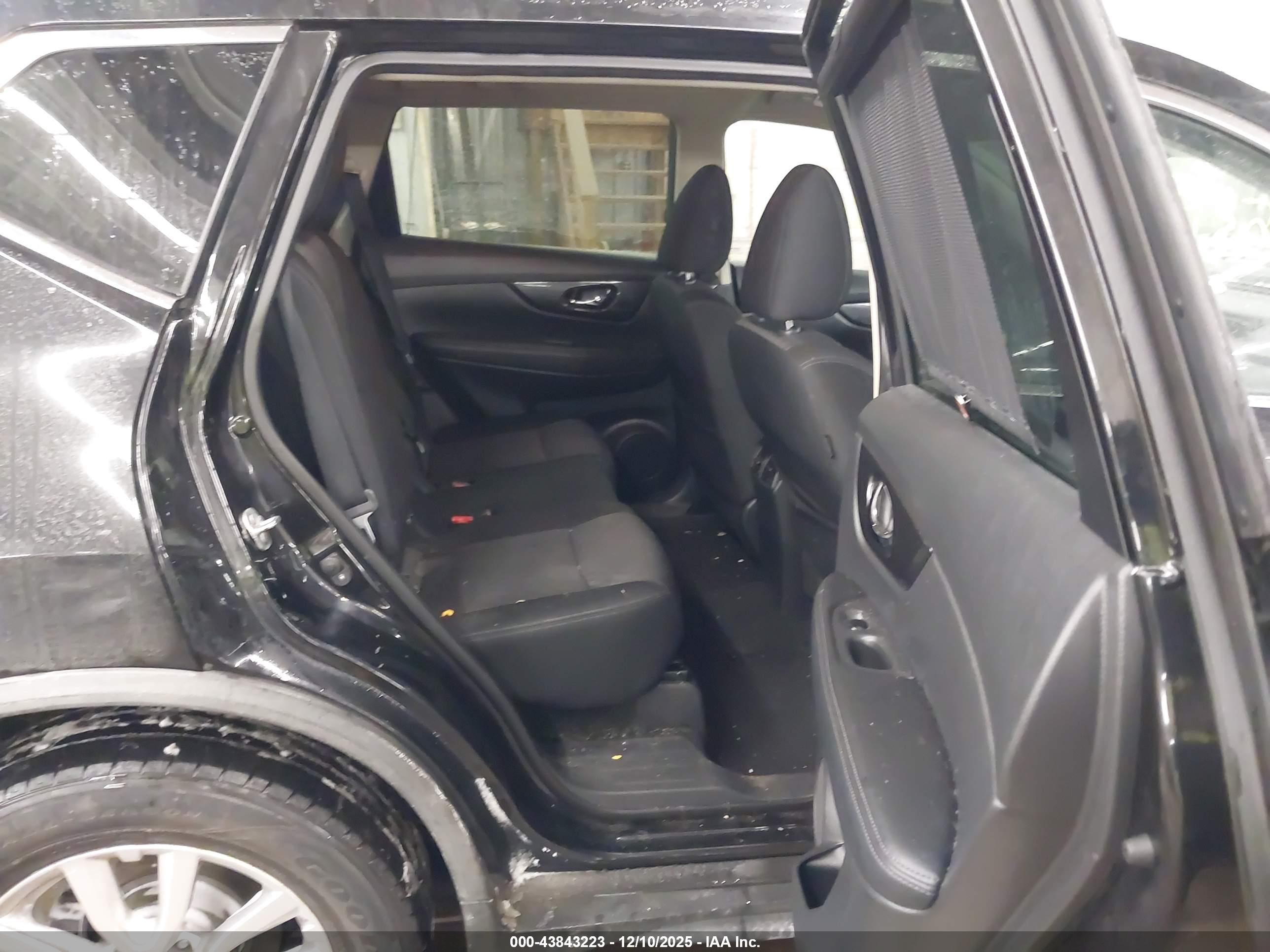NISSAN ROGUE image 8