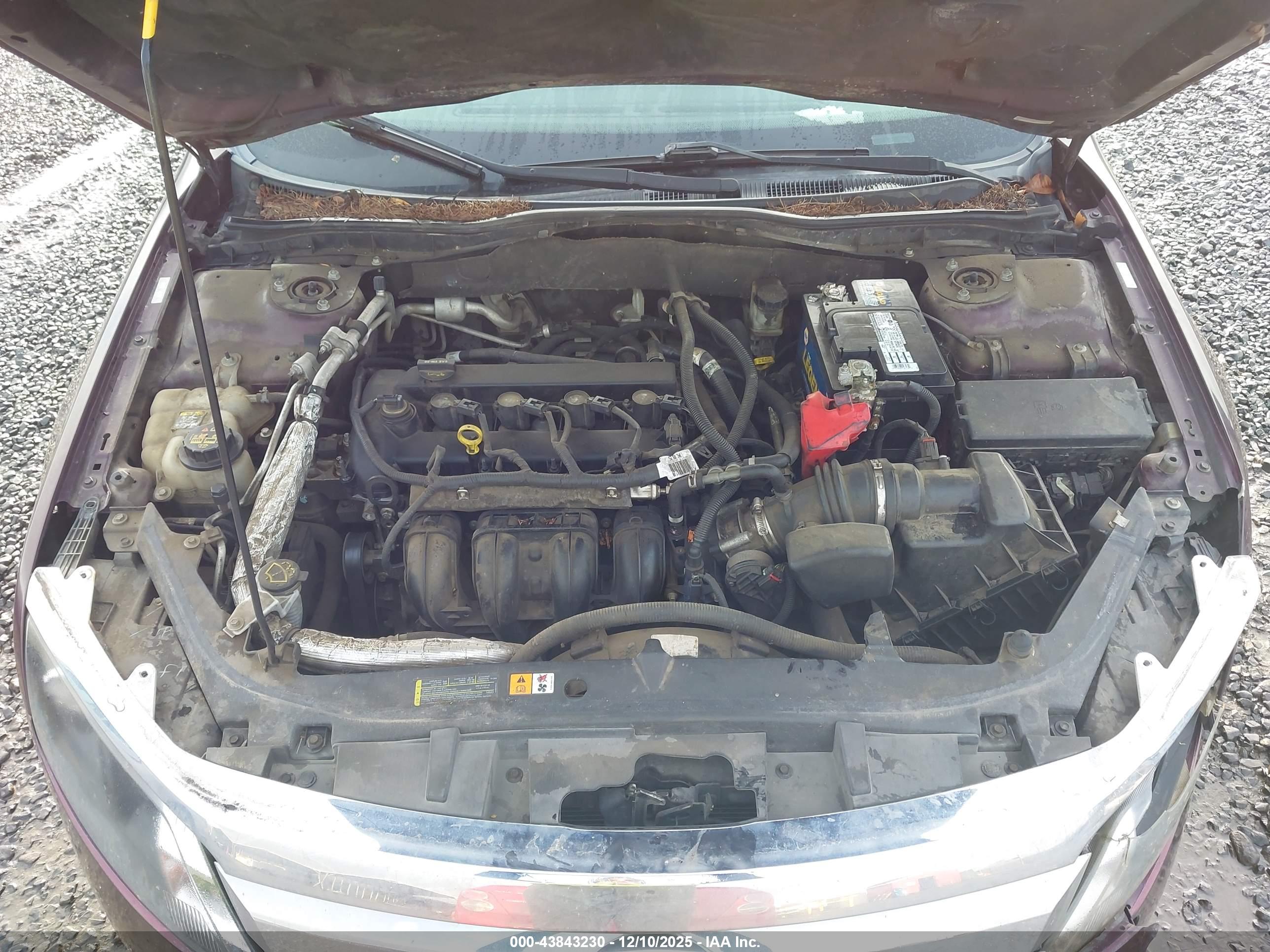 FORD FUSION image 10