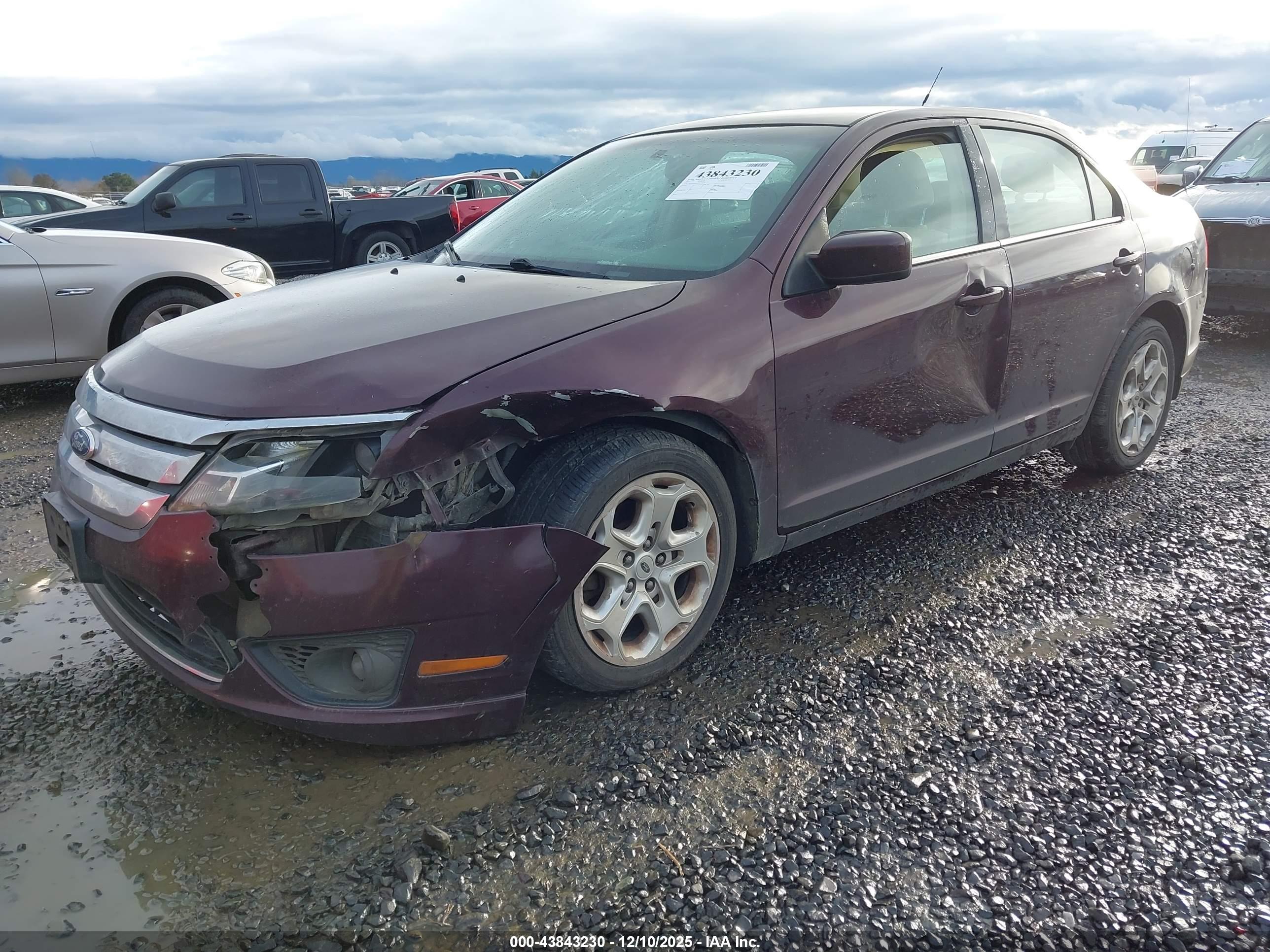 FORD FUSION image 2