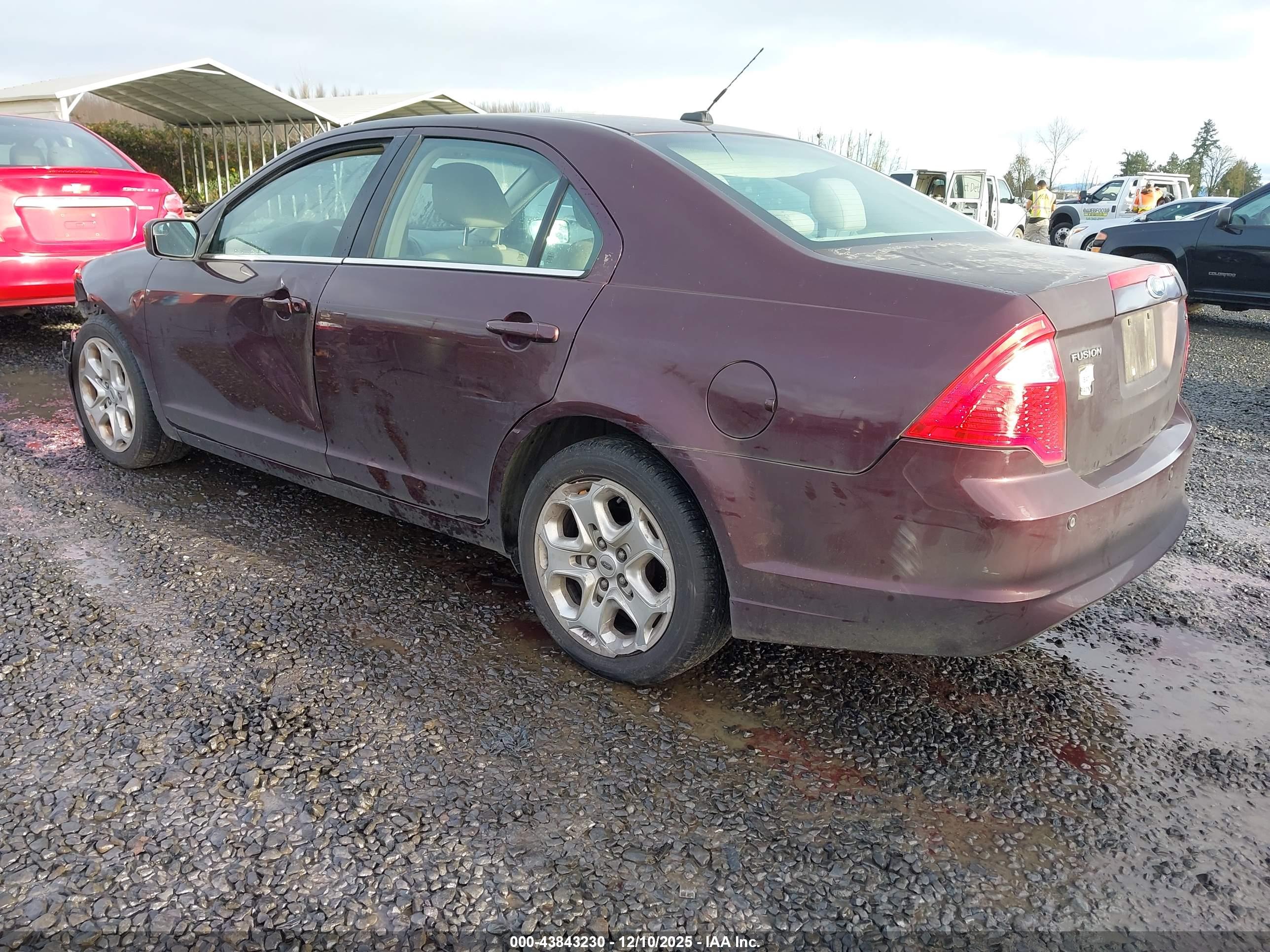 FORD FUSION image 3