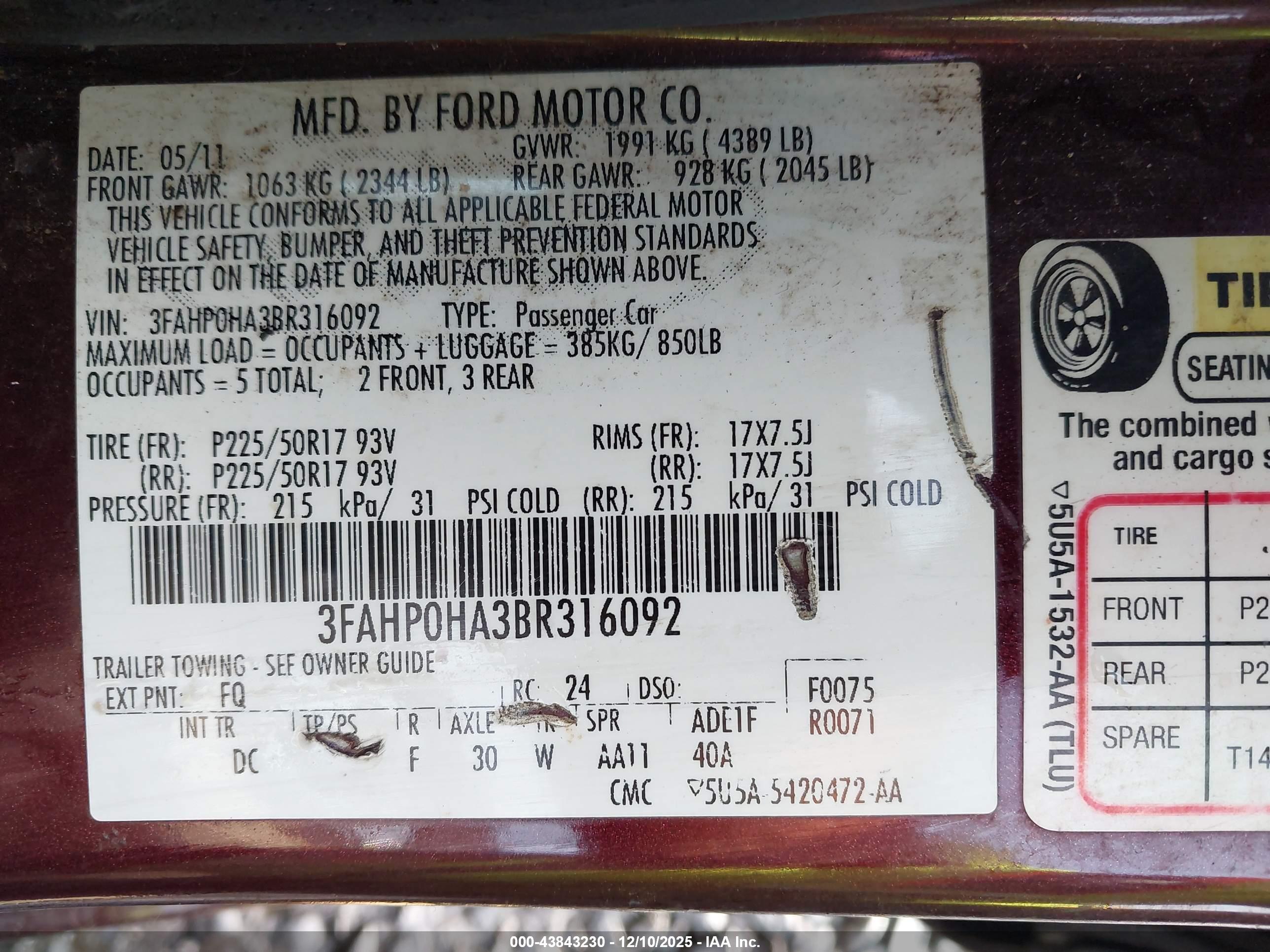 FORD FUSION image 9