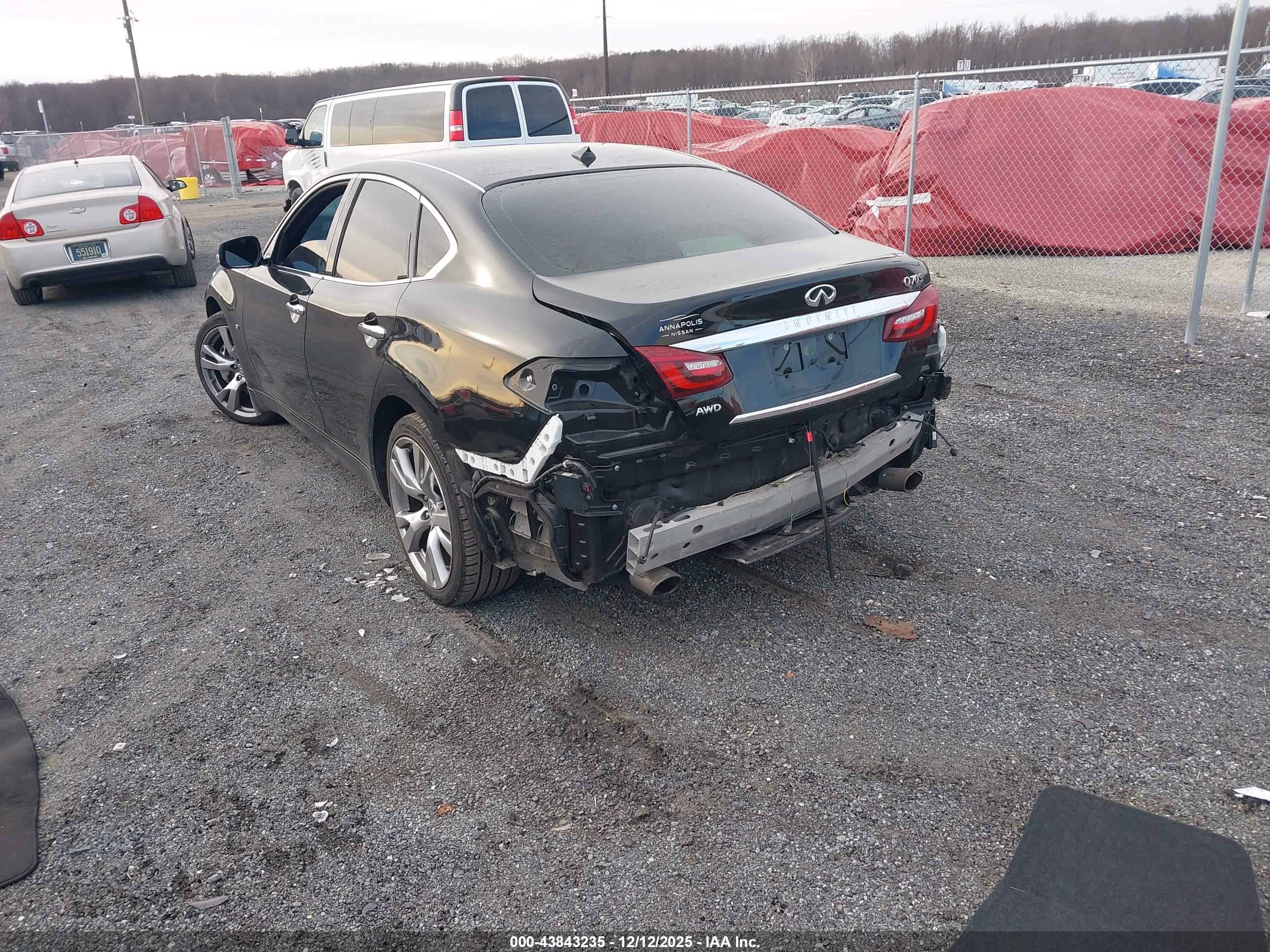 INFINITI Q70 image 3