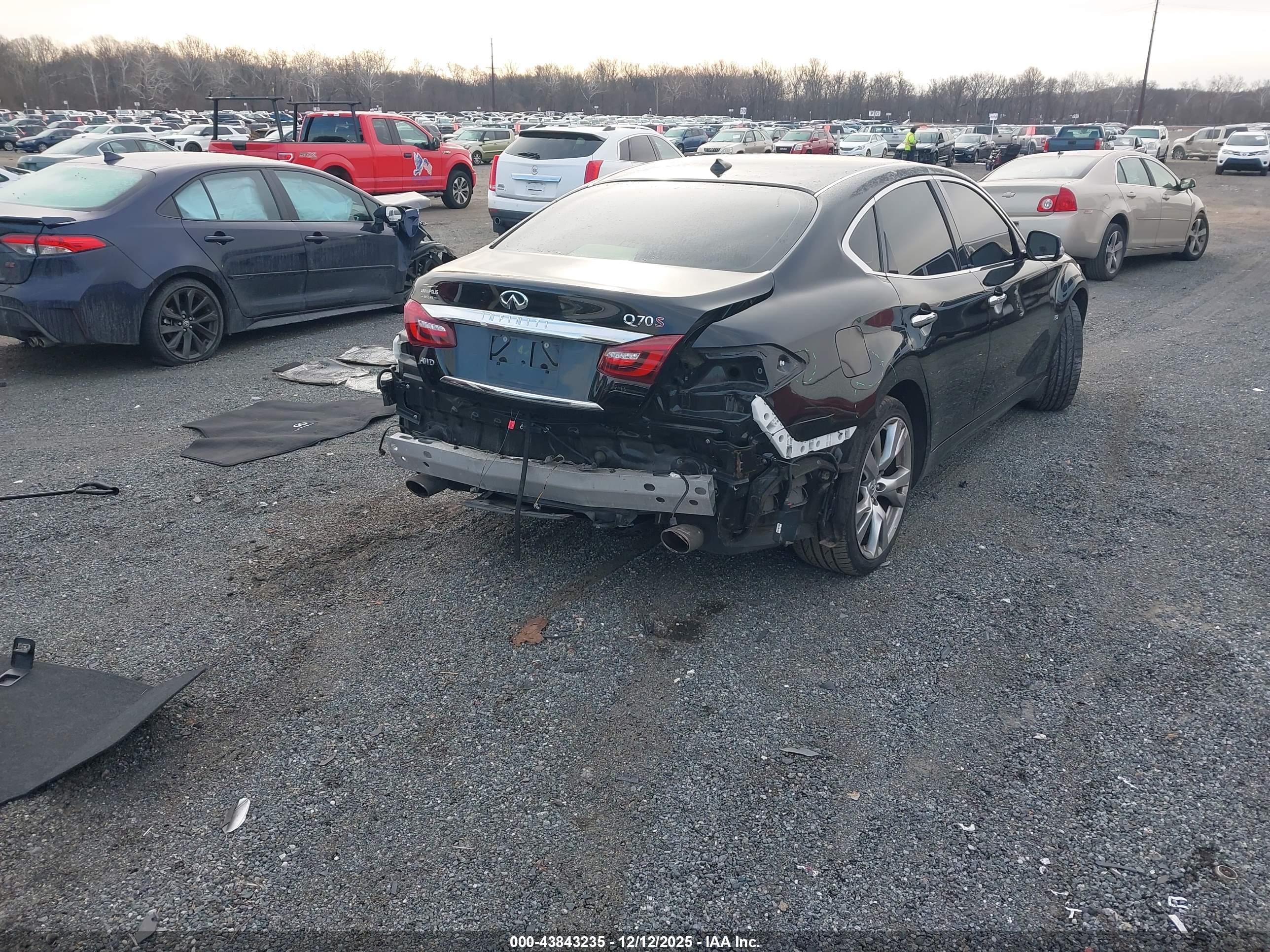 INFINITI Q70 image 4
