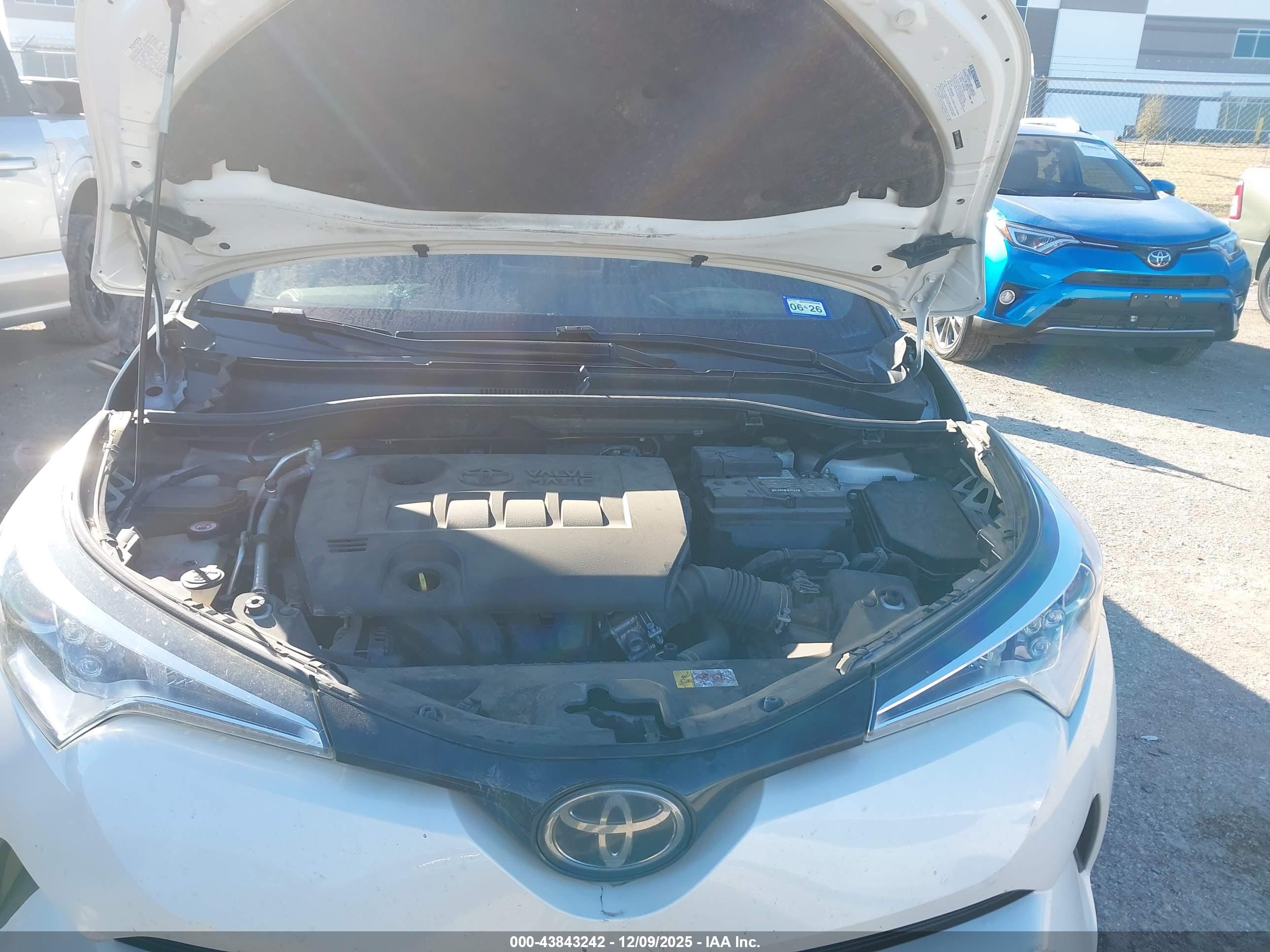 TOYOTA C-HR image 10