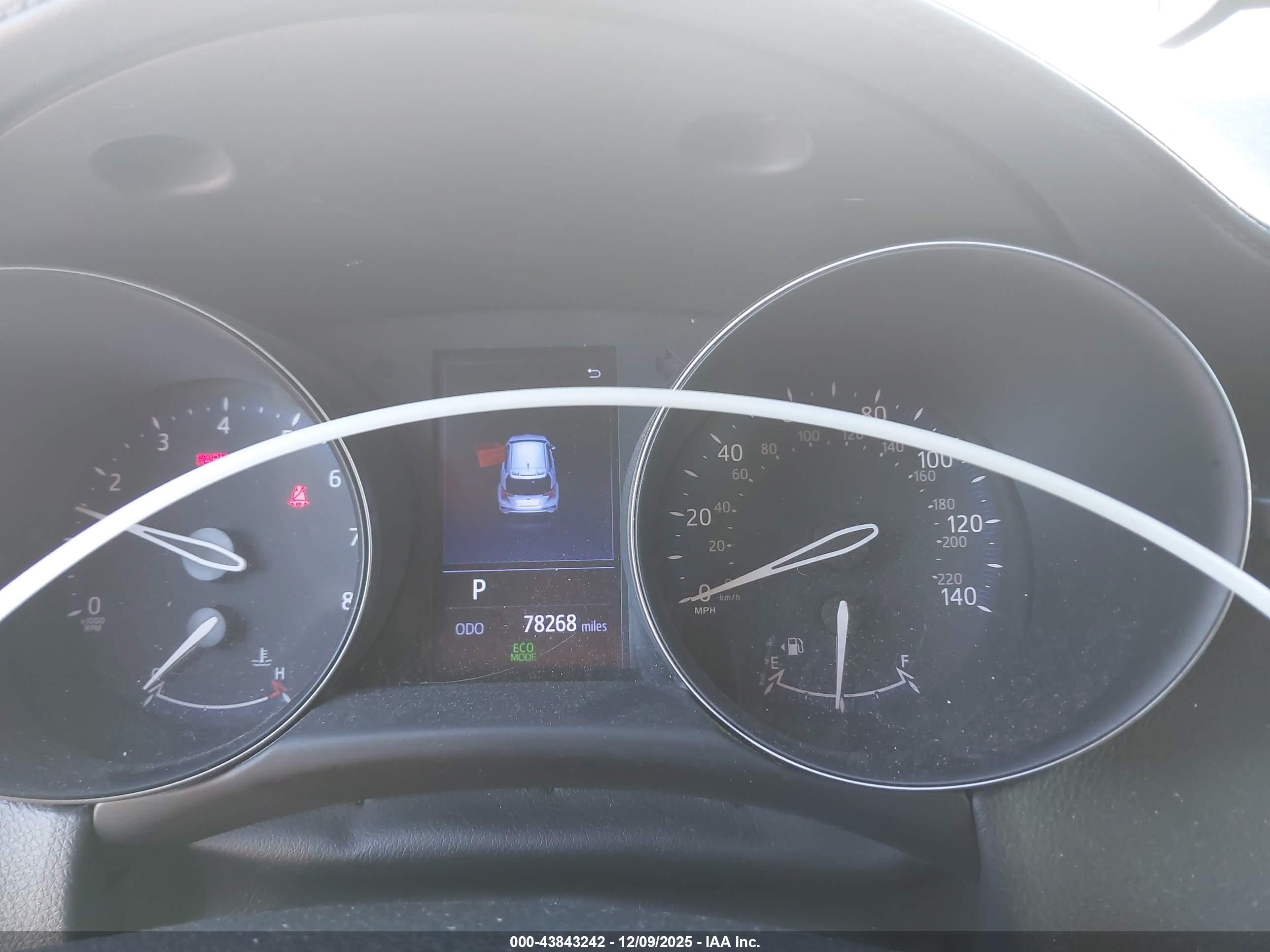 TOYOTA C-HR image 7