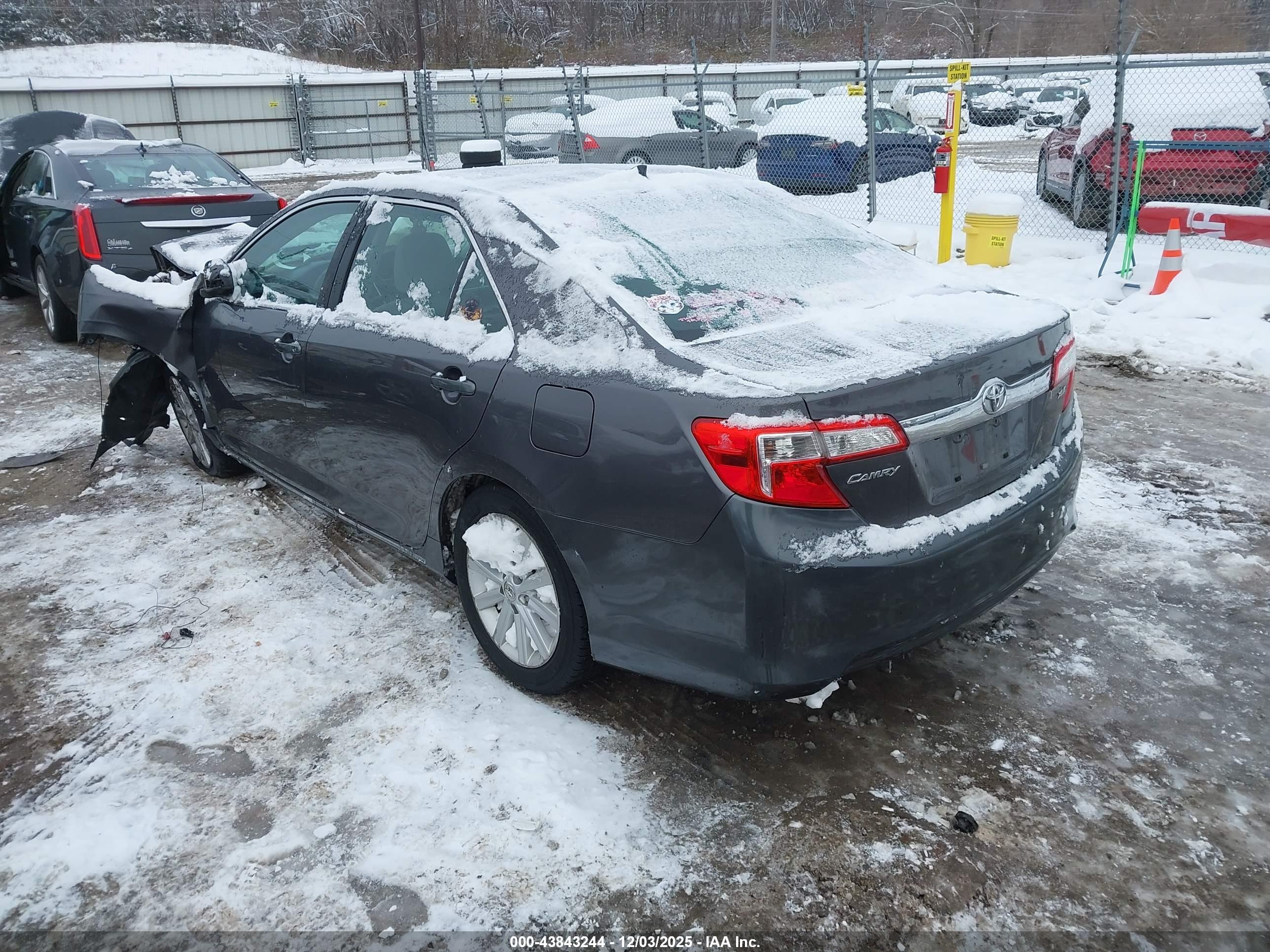 TOYOTA CAMRY image 3