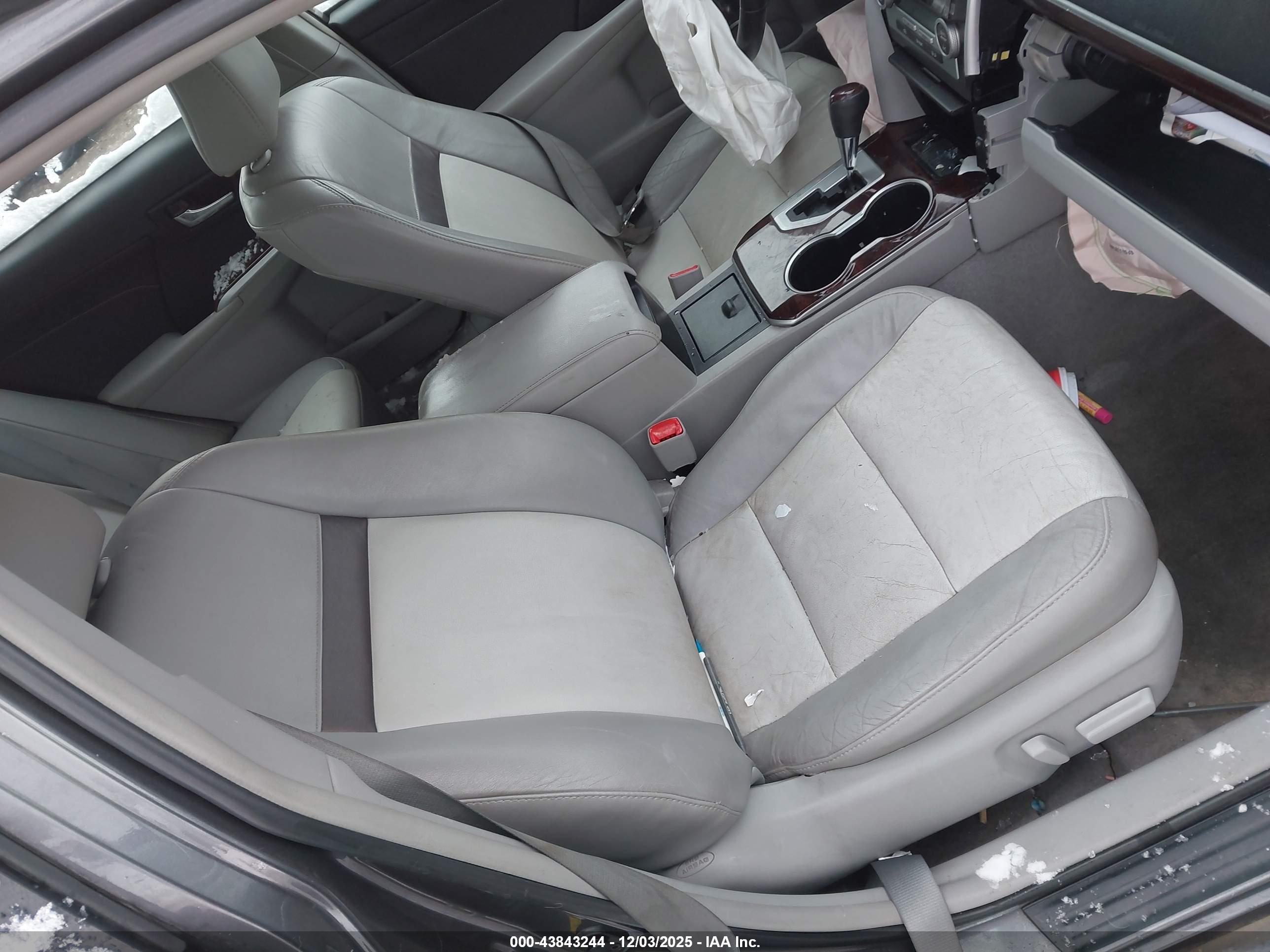 TOYOTA CAMRY image 5