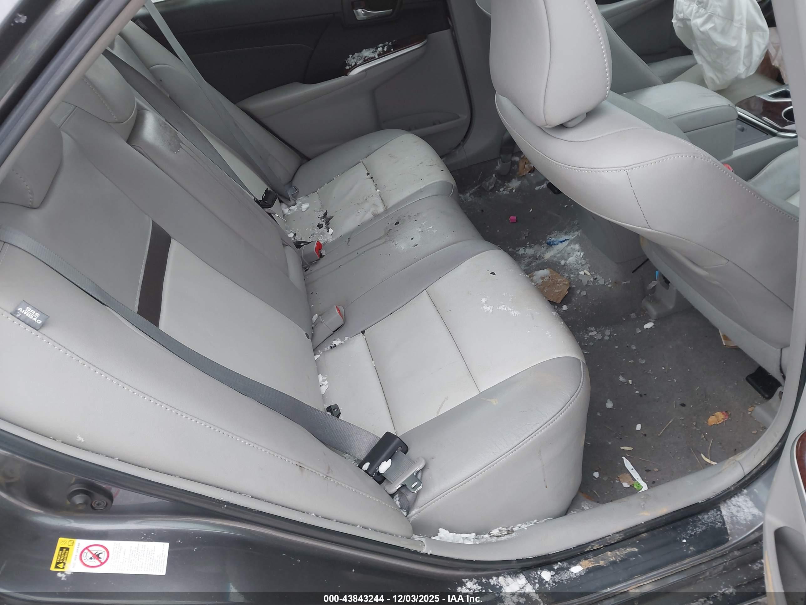 TOYOTA CAMRY image 8