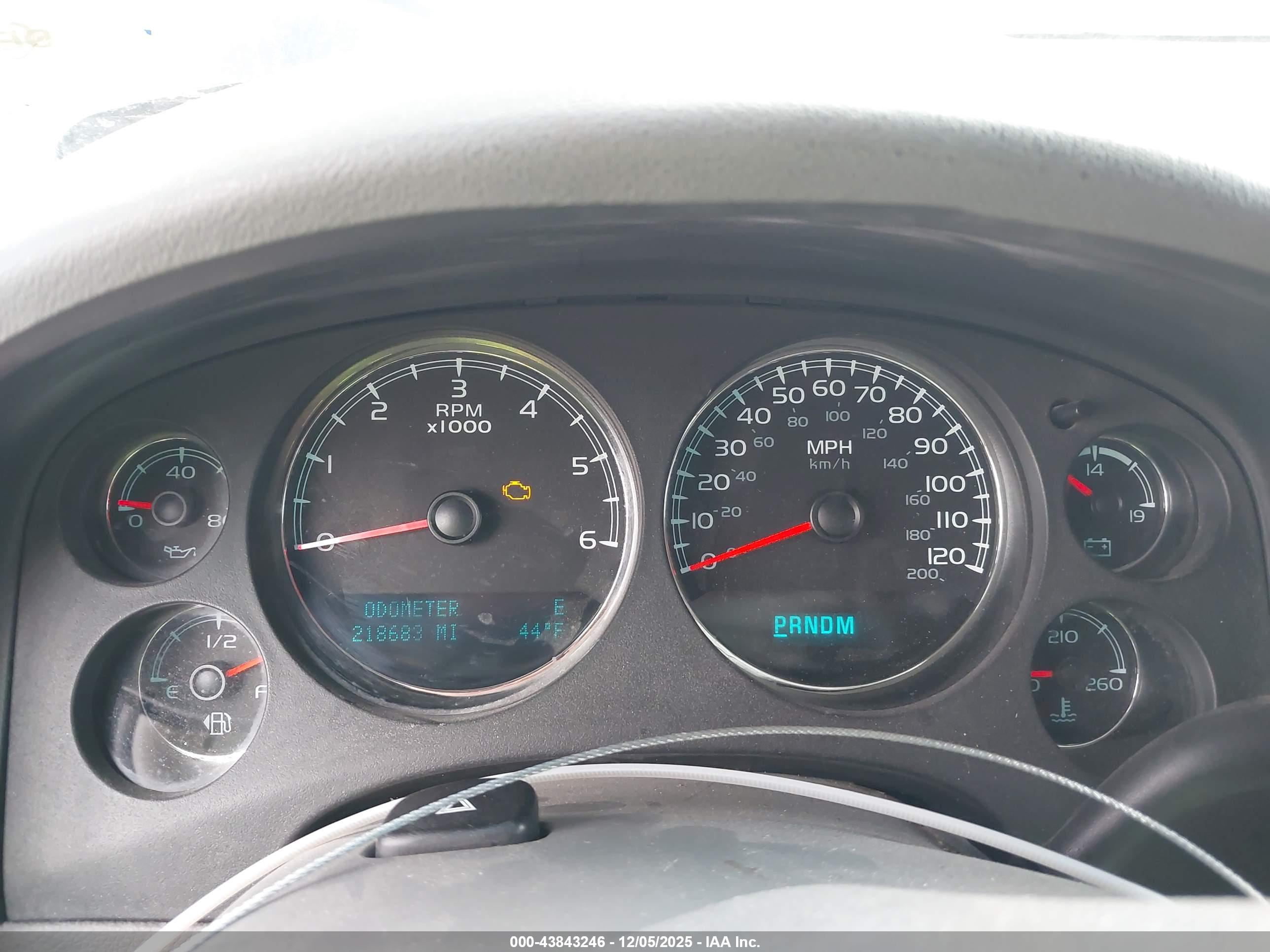 CHEVROLET SILVERADO image 7