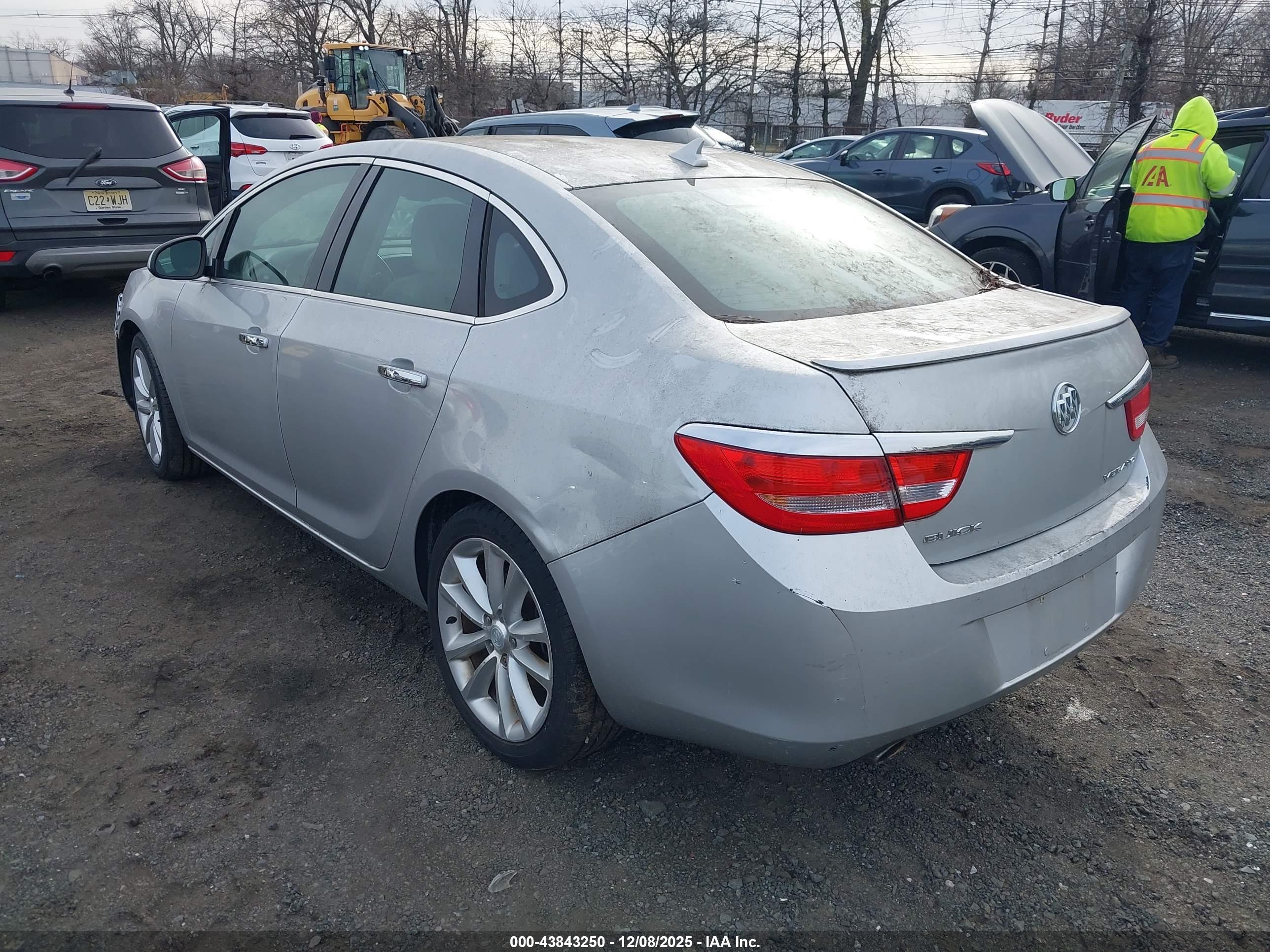 BUICK VERANO image 3