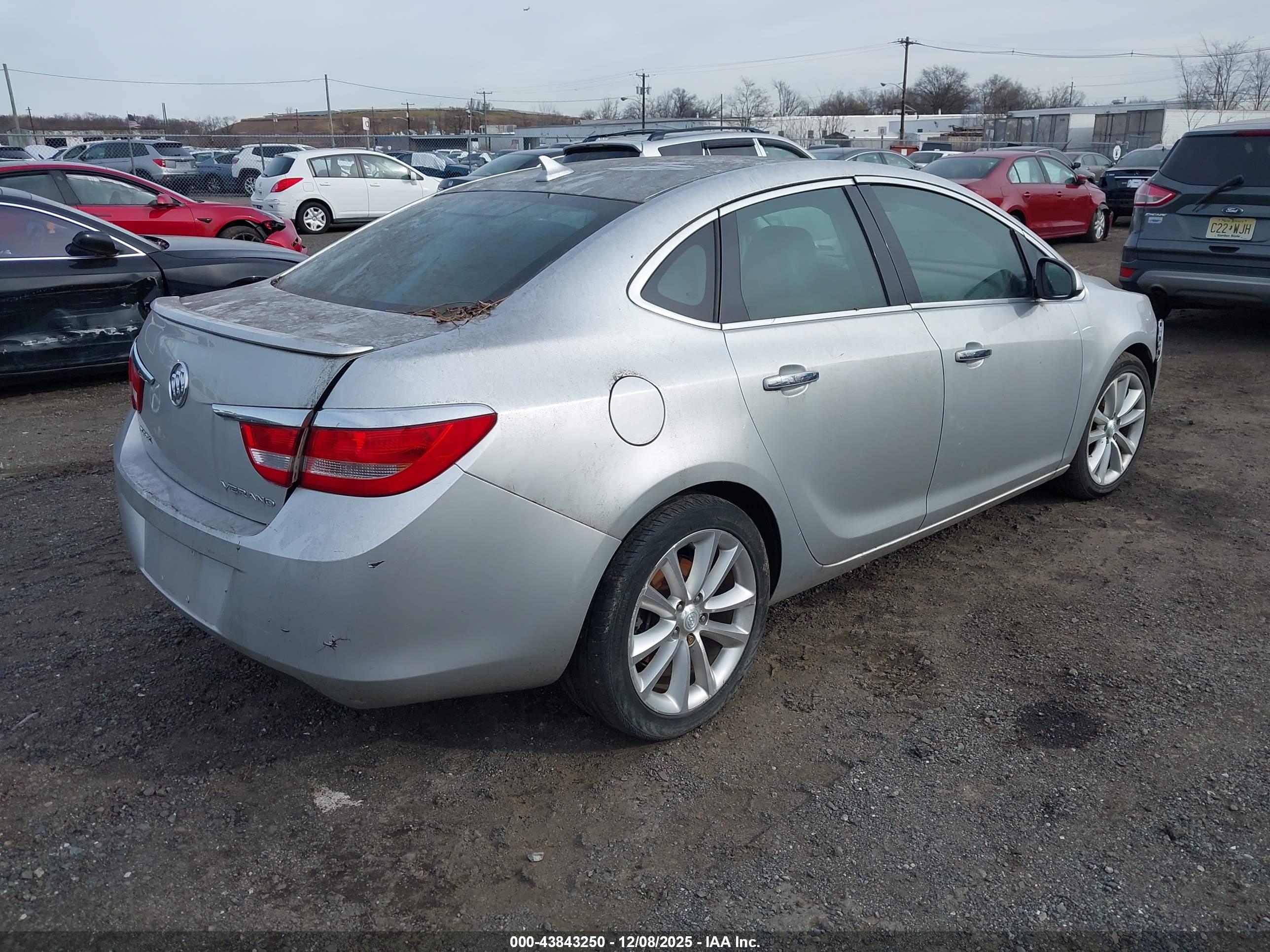 BUICK VERANO image 4