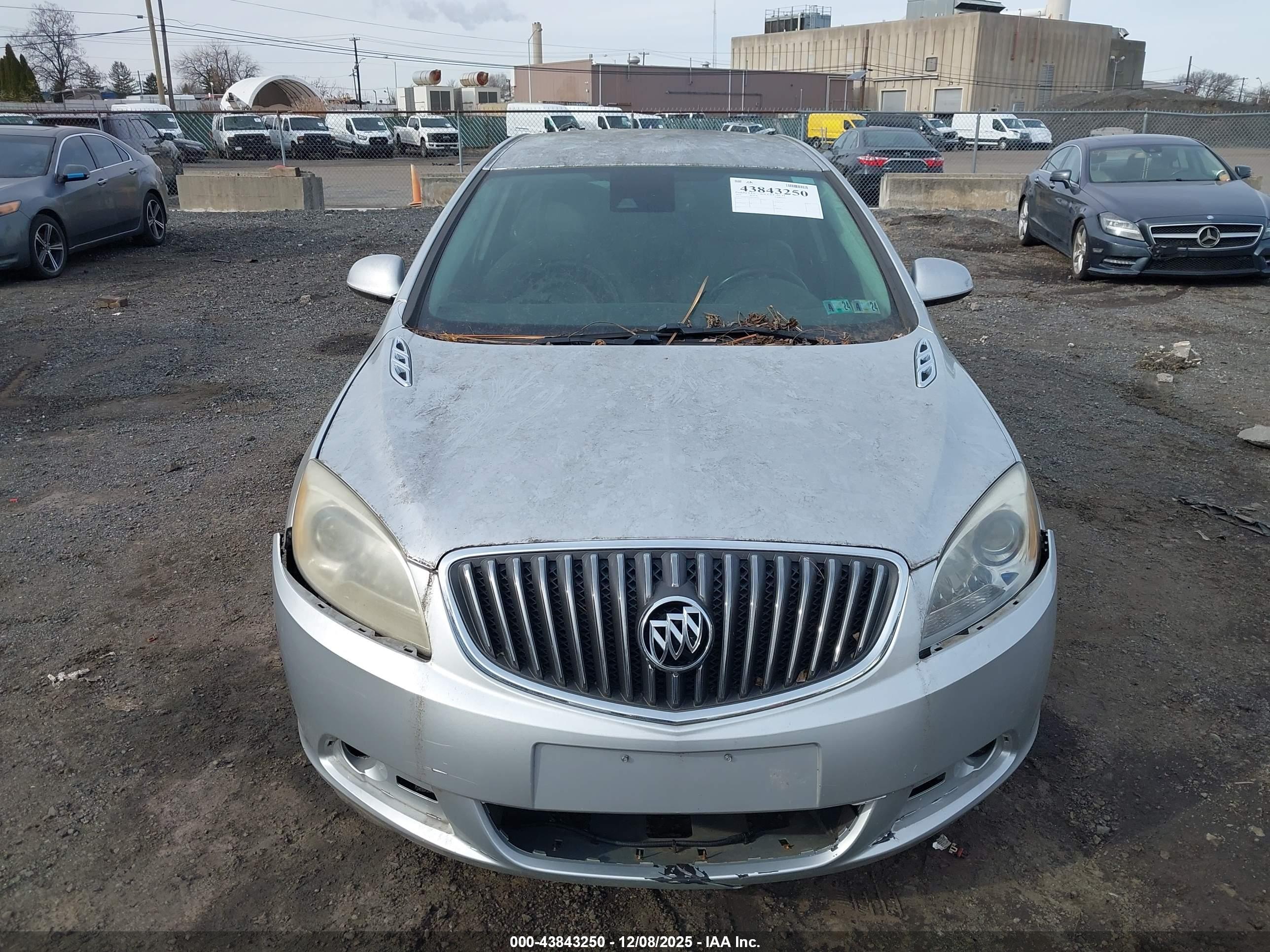 BUICK VERANO image 6