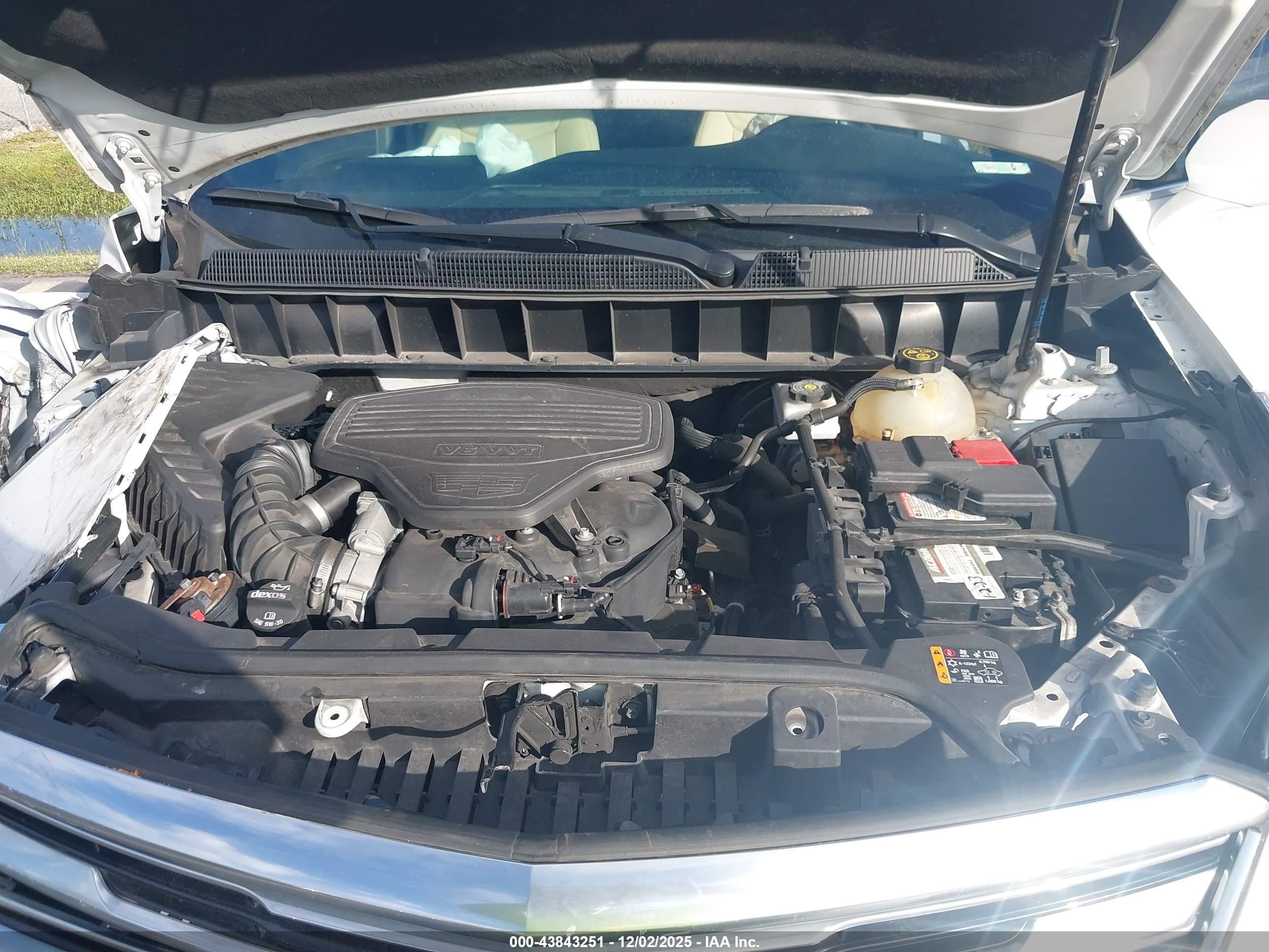 CADILLAC XT5 image 10