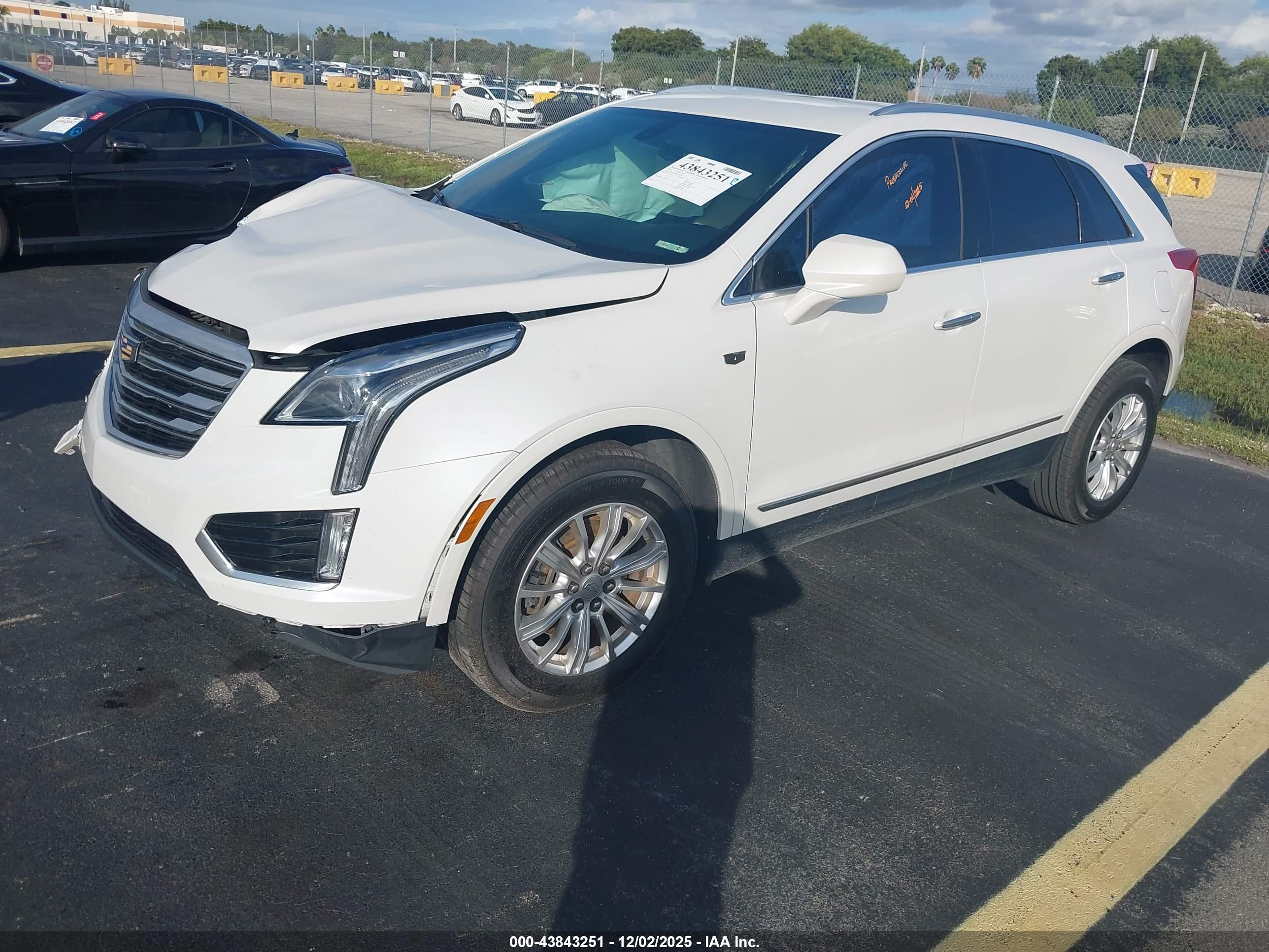 CADILLAC XT5 image 2