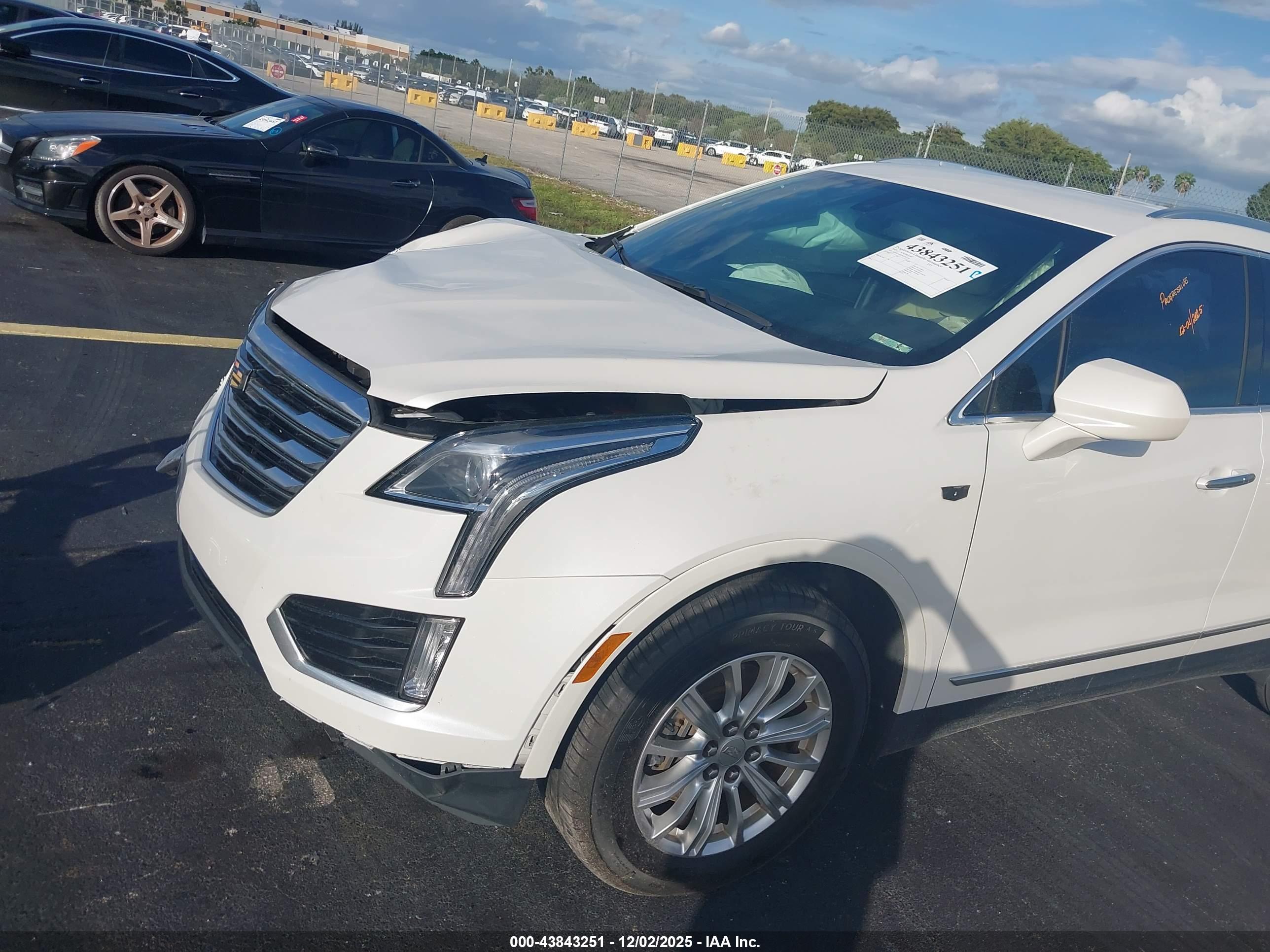 CADILLAC XT5 image 6