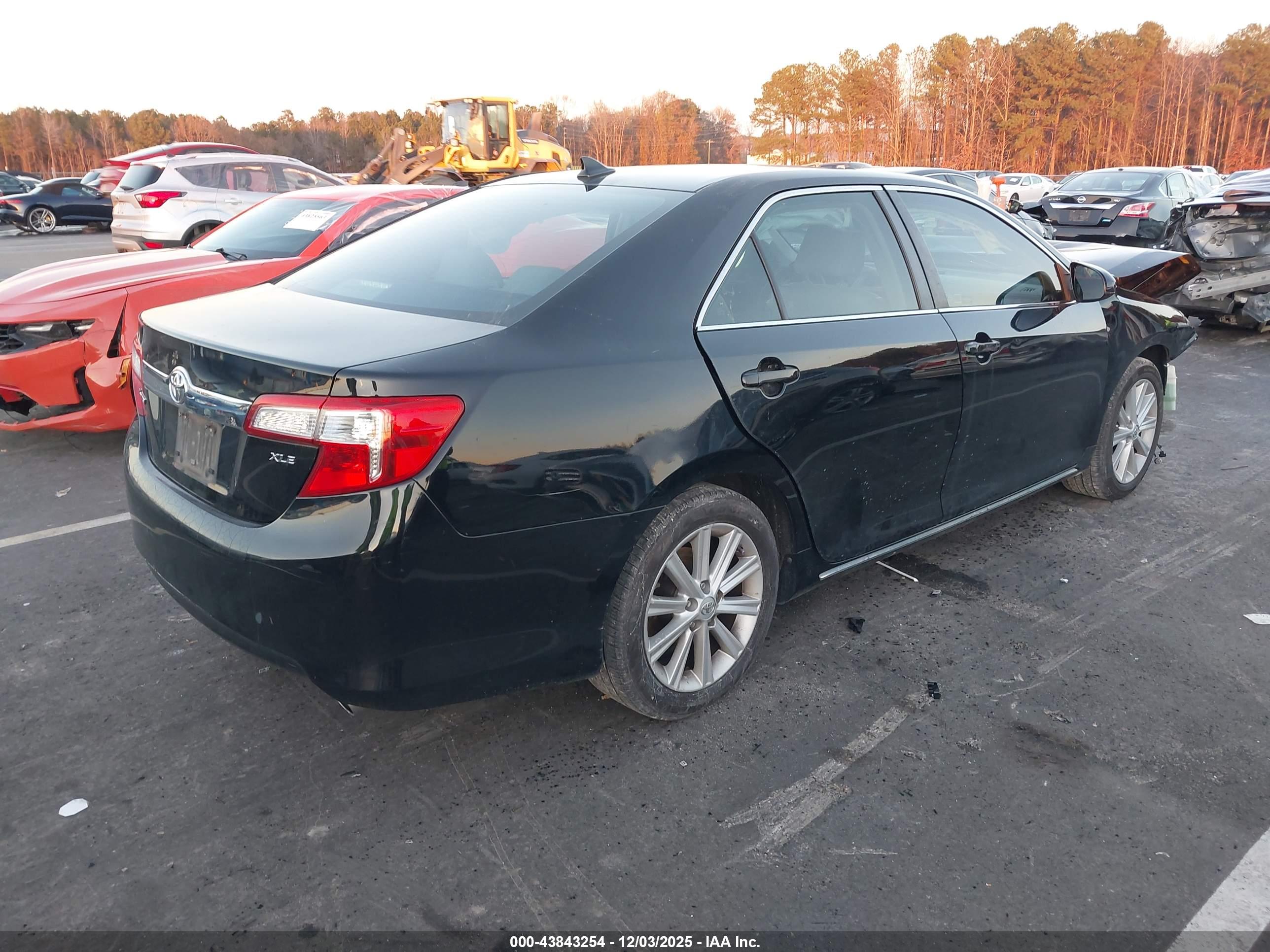 TOYOTA CAMRY image 4