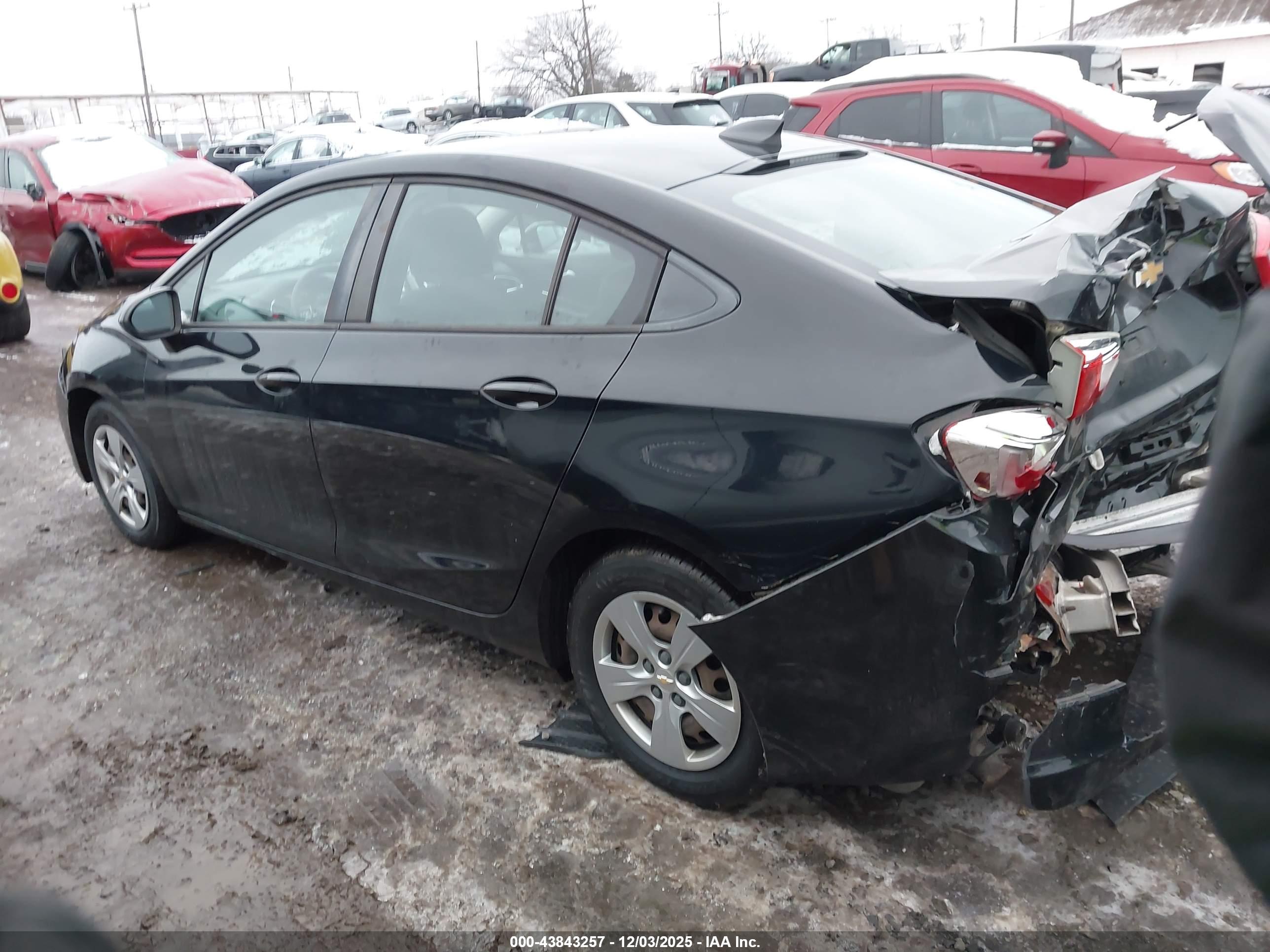 CHEVROLET CRUZE image 3