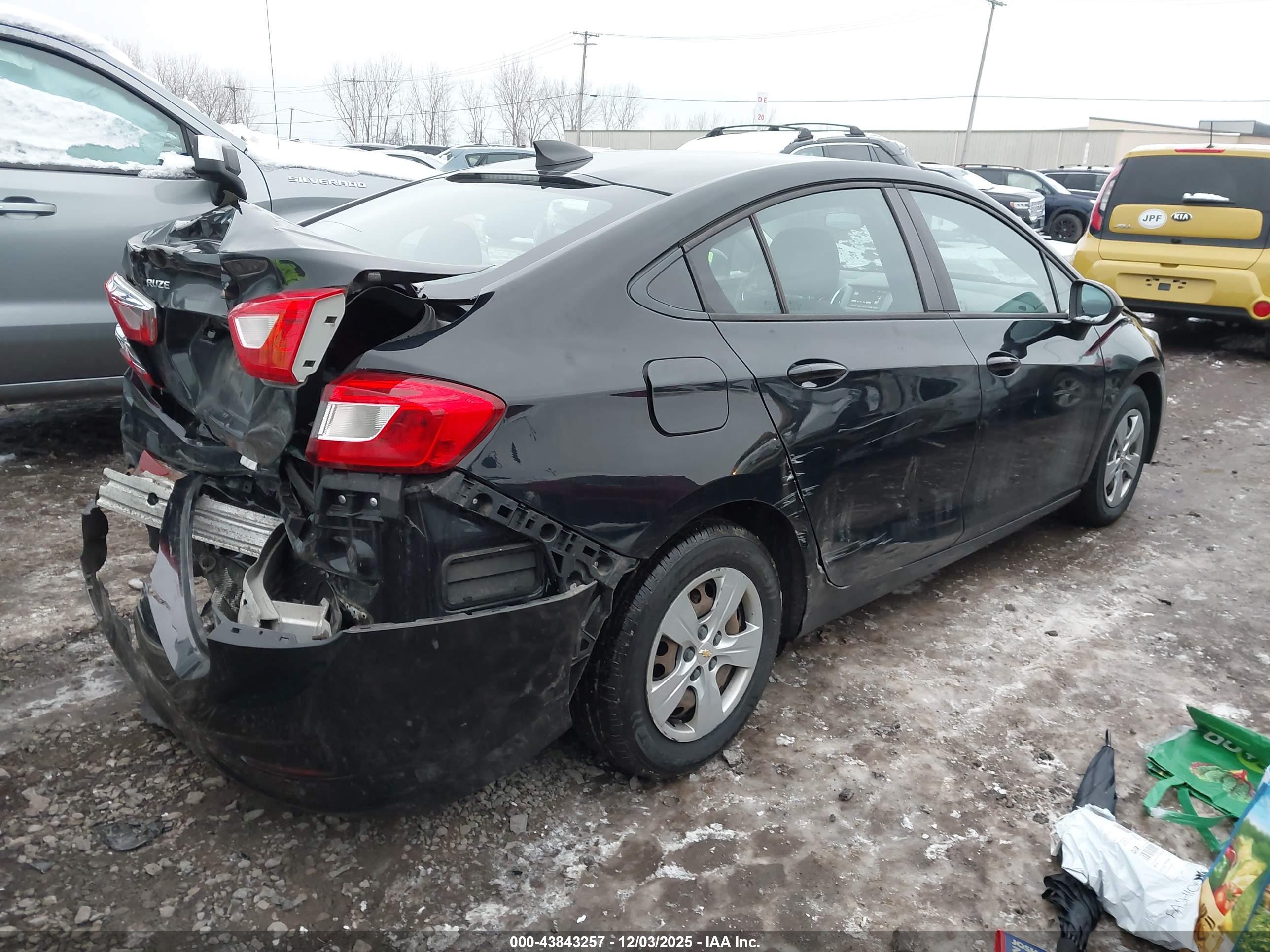 CHEVROLET CRUZE image 4