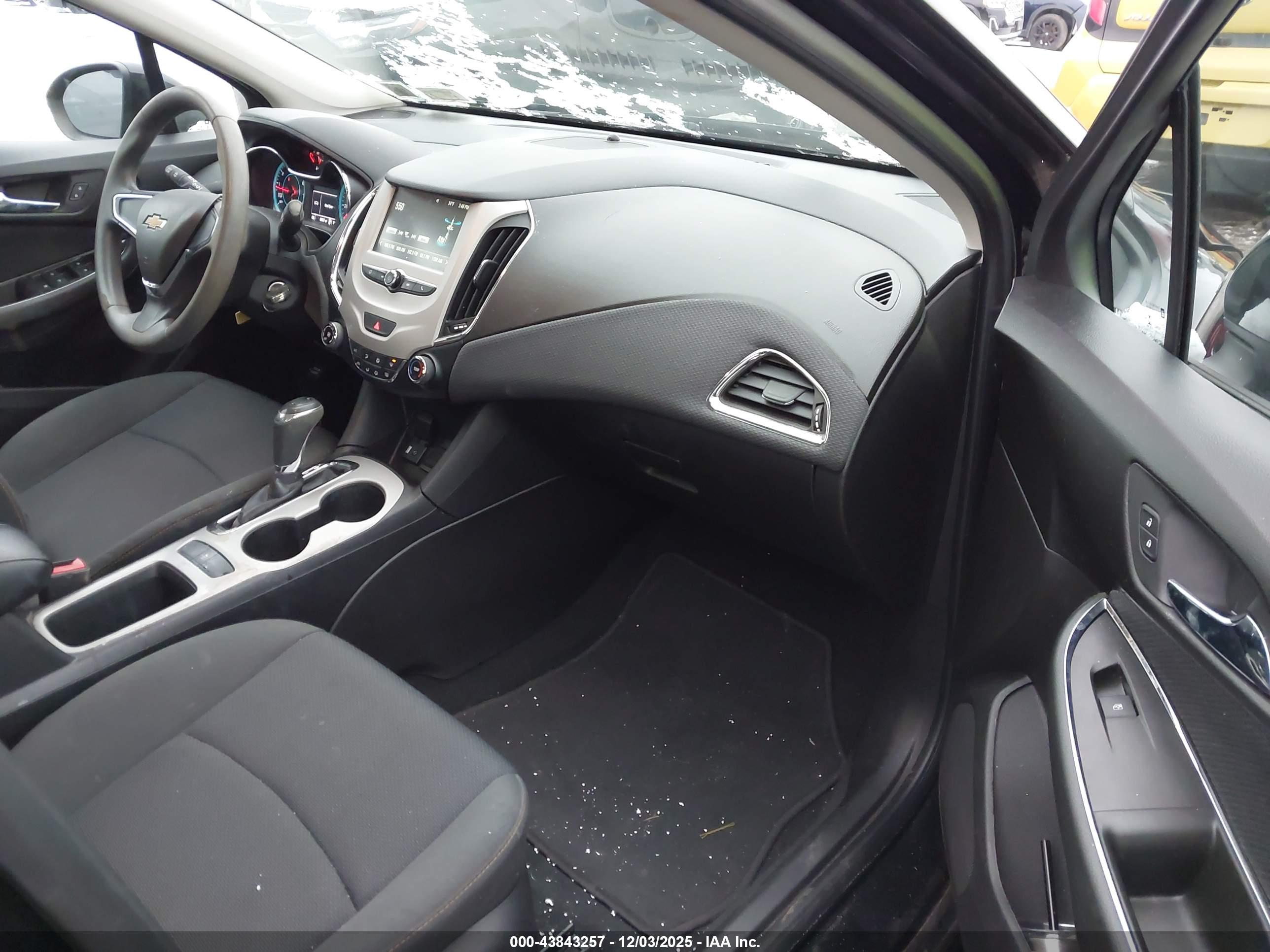 CHEVROLET CRUZE image 5