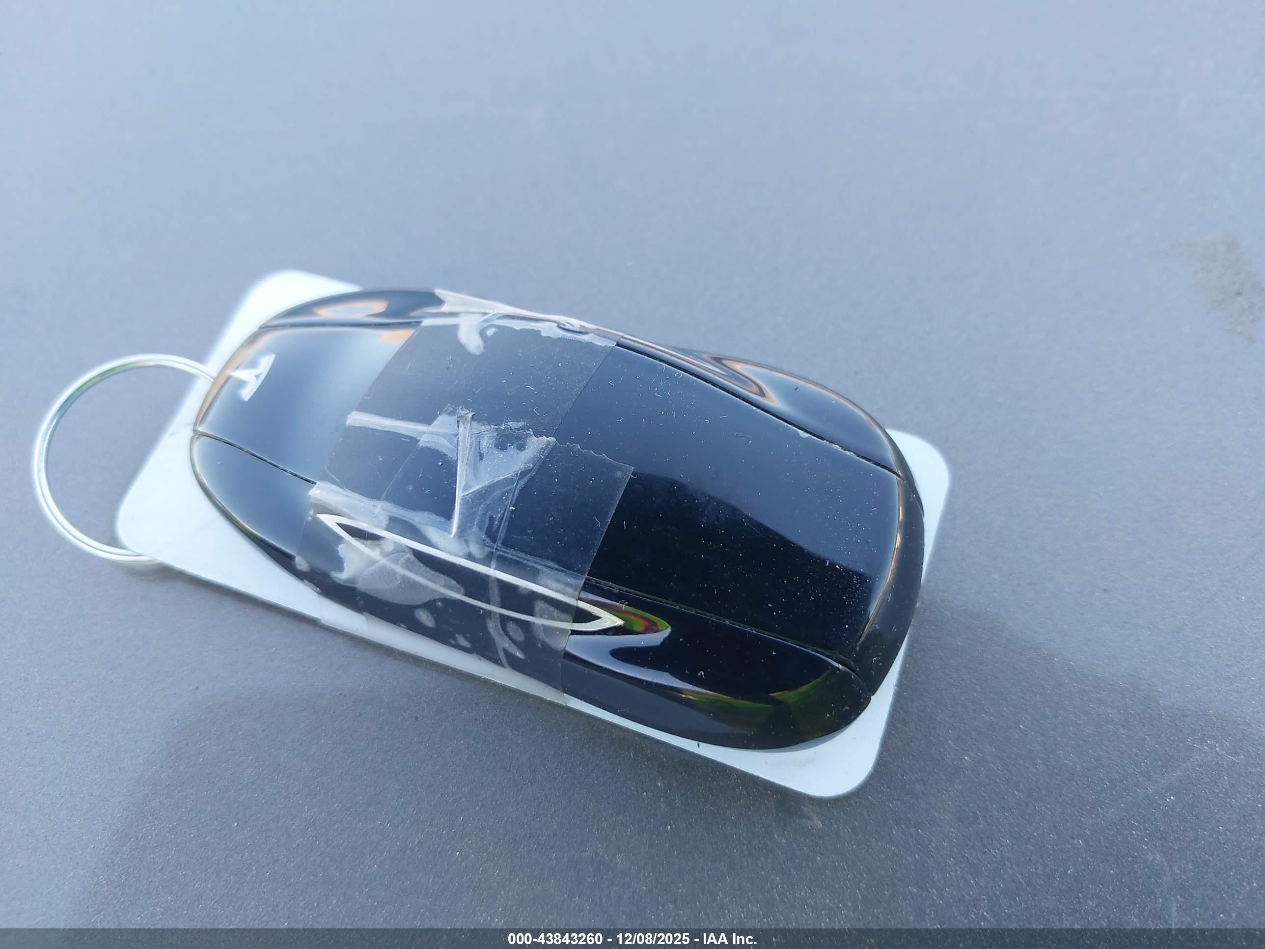 TESLA MODEL image 11