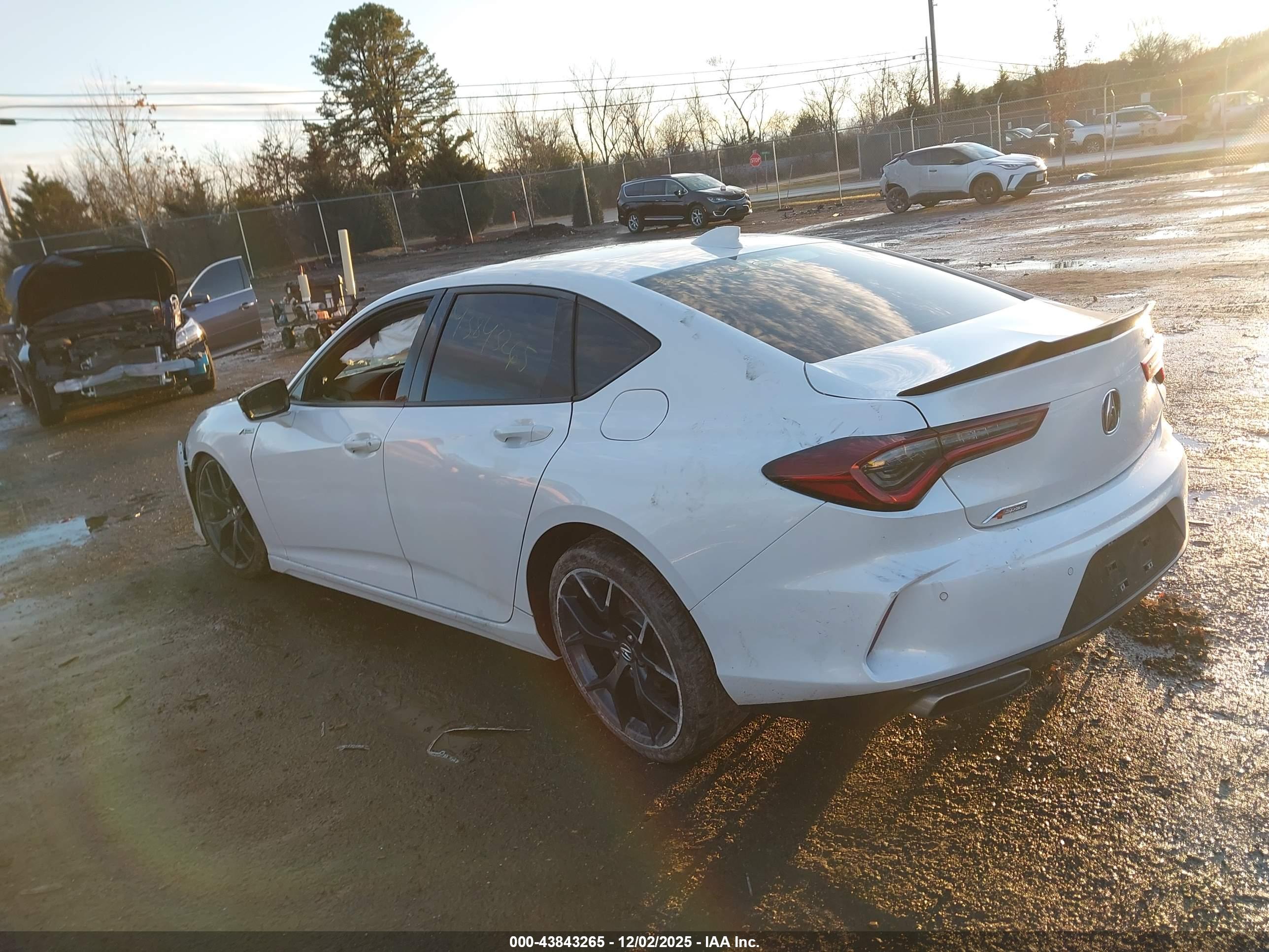 ACURA TLX image 3