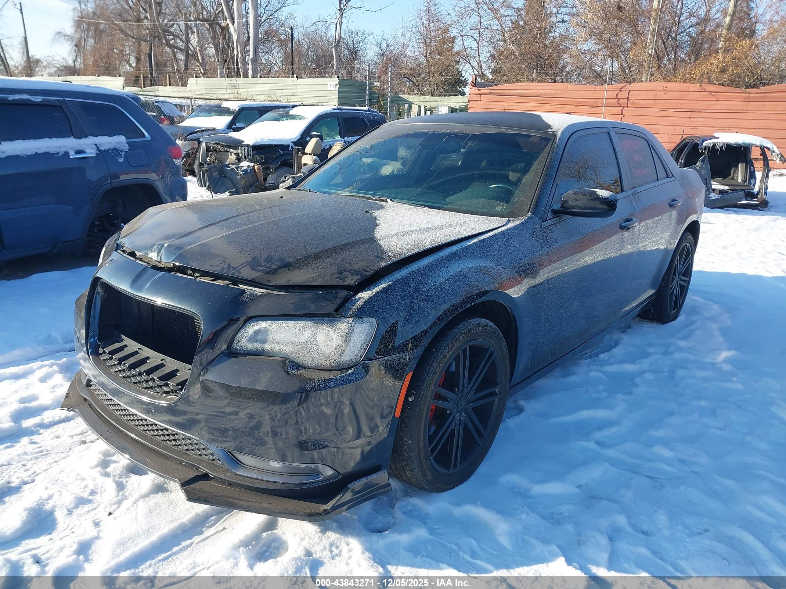CHRYSLER 300 image 2
