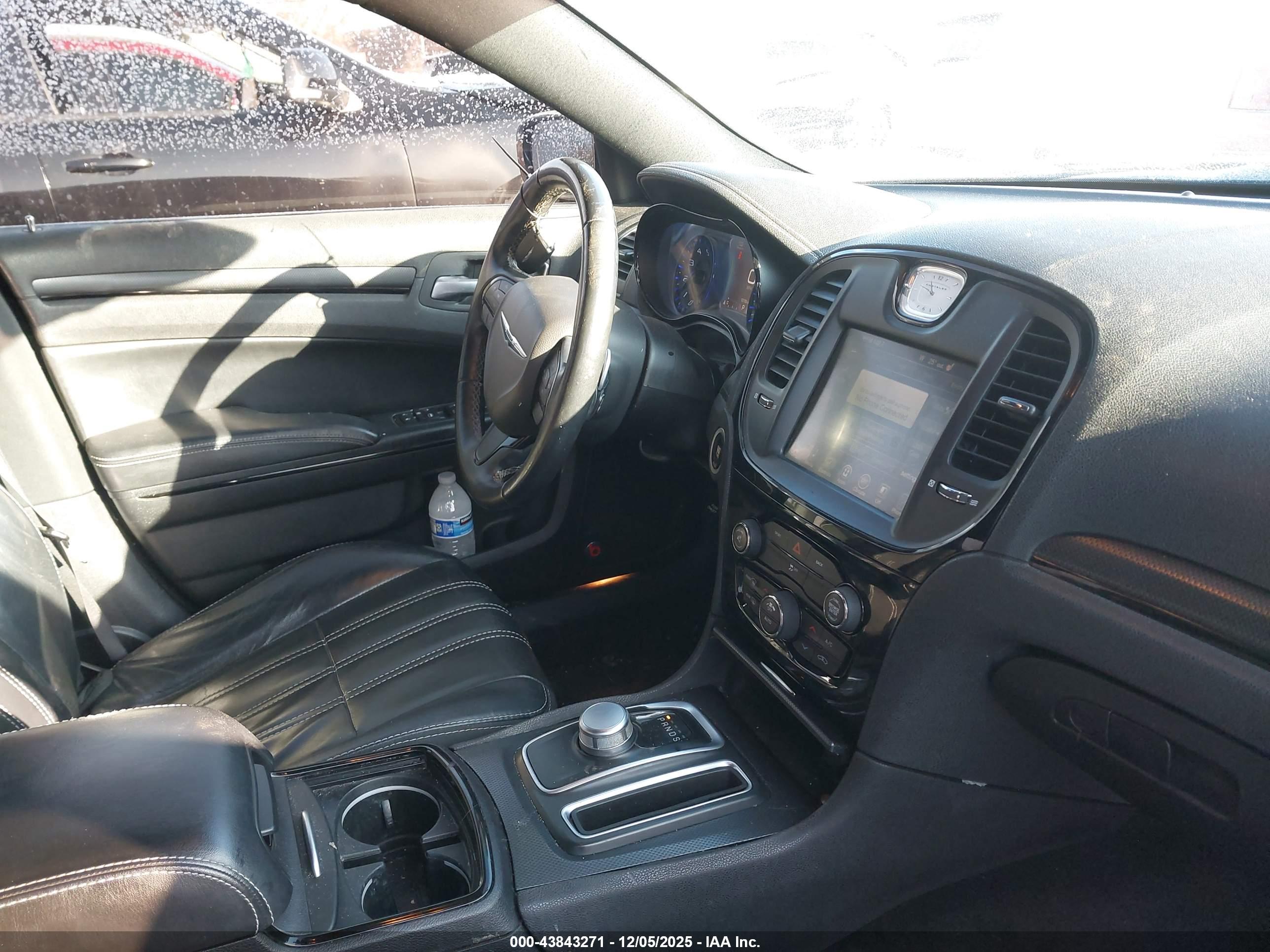 CHRYSLER 300 image 5
