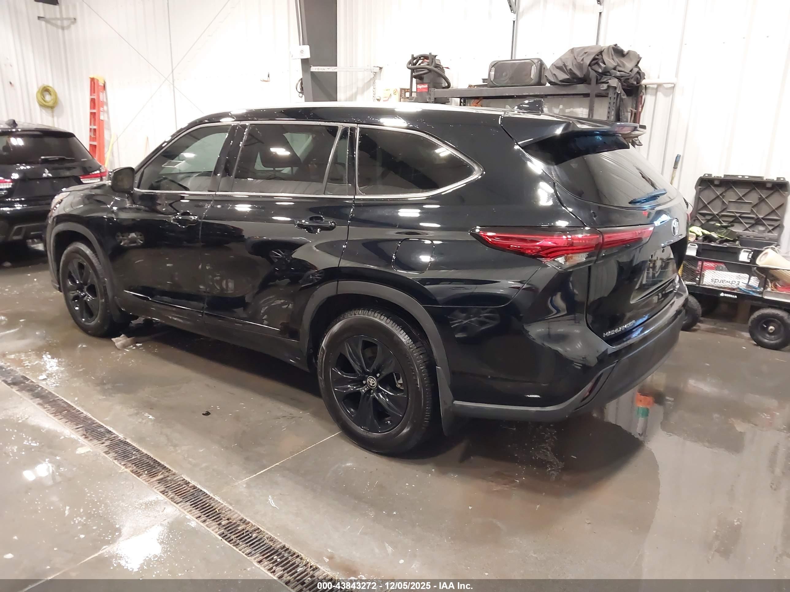 TOYOTA HIGHLANDER image 3