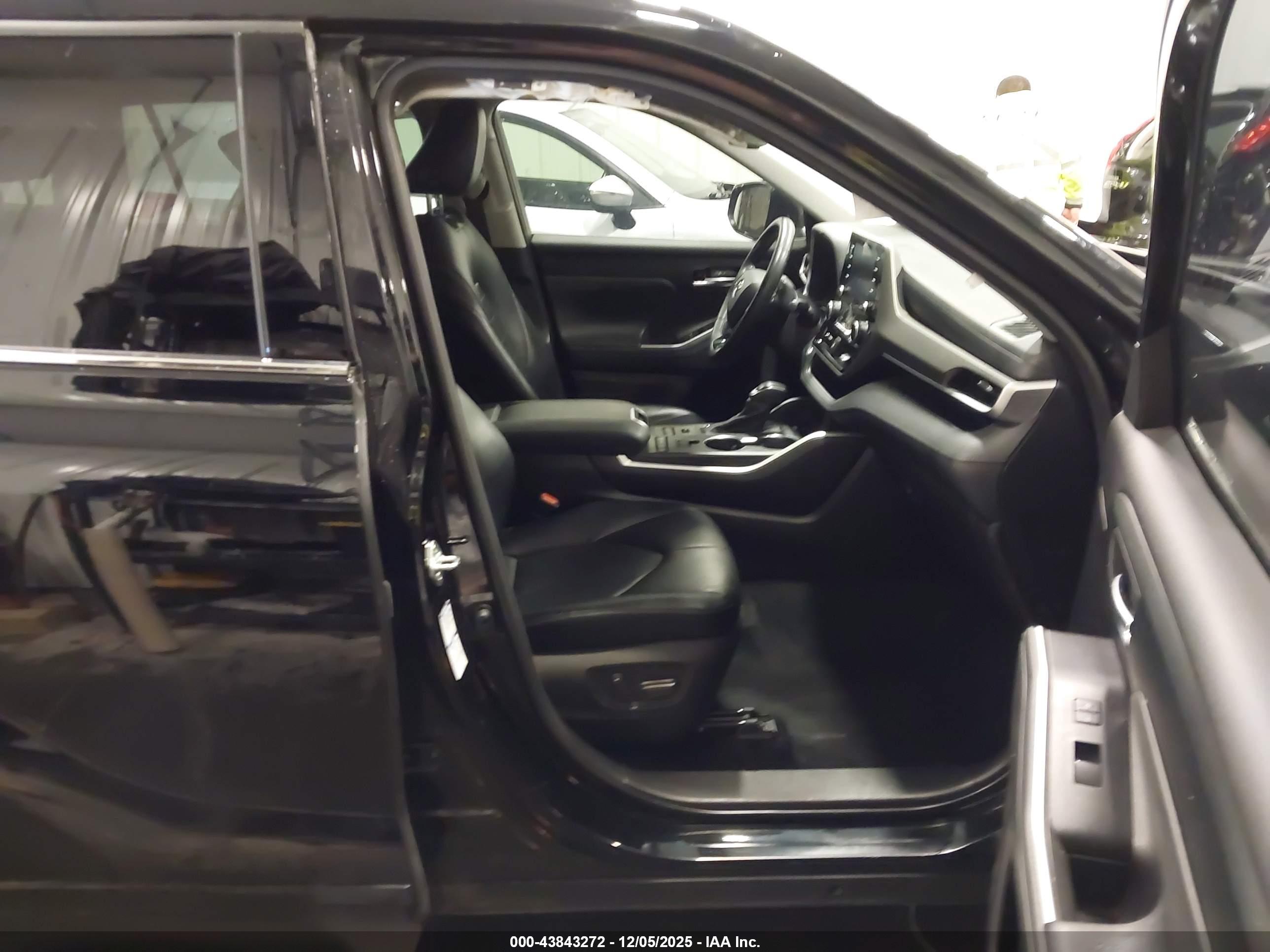 TOYOTA HIGHLANDER image 5